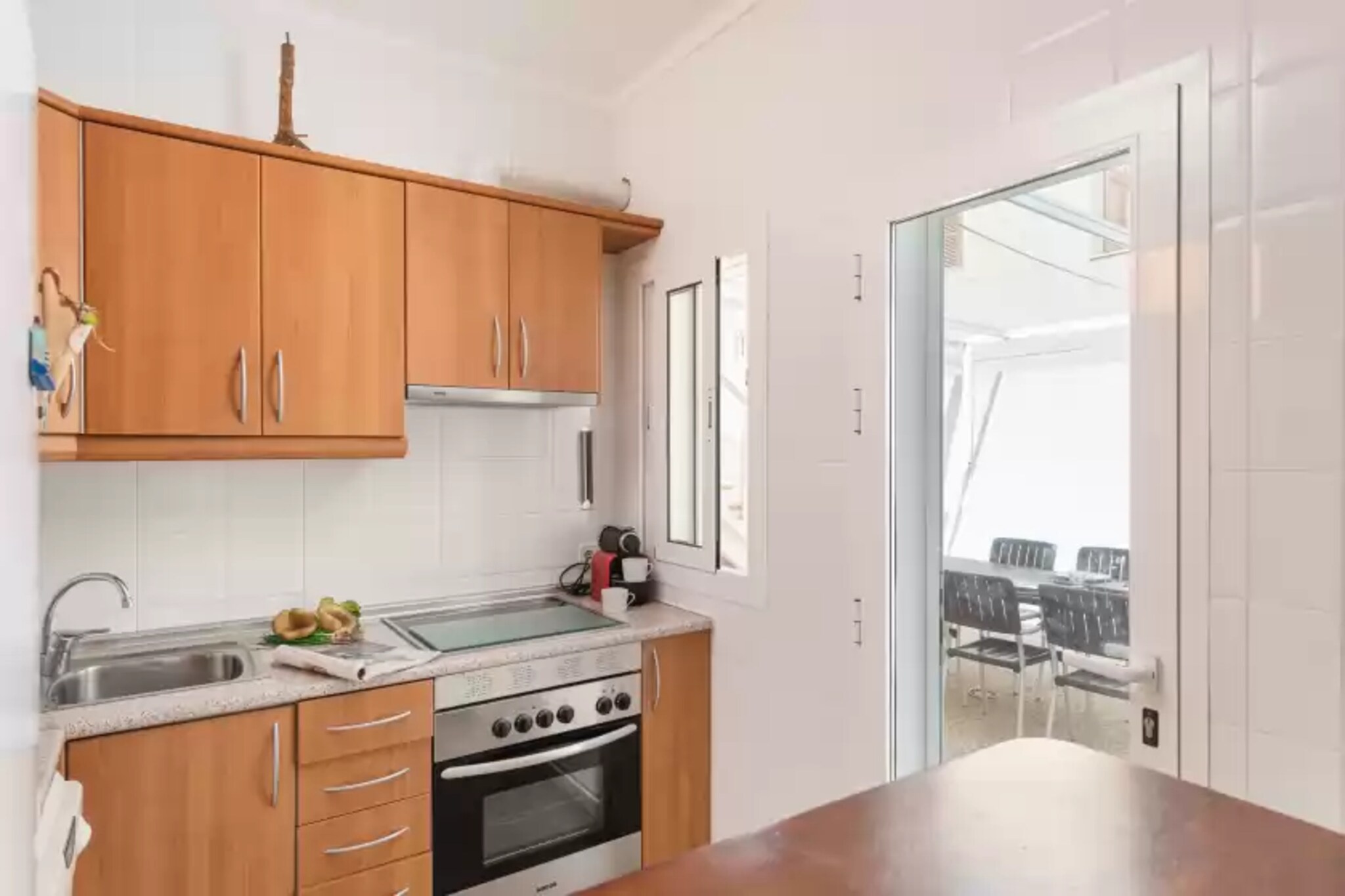 In this fantastic property you will find a front and rear terrace ideal for enjoying your free time, whether having an aperitif, reading a book or enjoying a wonderful meal or barbecue with your friends or family.
Inside the comfortable and traditional style home you will find a living-dining room with AC and Smart TV. Your kitchen has an induction cooktop, breakfast bar, and all the utensils needed to cook your favorite dishes. For our guests' rest, they will have 2 rooms, one with a double bed and the other with two single beds, both with a closet and fan. Finally you will find a bathroom with a shower. Completing your equipment you will find a washing machine. And if you travel with a baby you will find a crib and a high chair.
Sa RÃ pita is a charming corner of Mallorca that combines the tranquillity of a coastal town with beautiful beaches of crystal clear waters and a relaxed atmosphere. The beach of Es Trenc is famous for its white sand and turquoise waters, ideal for sunbathing and cooling off in the sea, diving and snorkelling. Sa Rapita also offers a wide range of outdoor activities, such as hiking and cycling. The local restaurants serve traditional fresh fish and seafood dishes, as well as other culinary delights of the region. In short, it is the perfect destination for those looking for a quiet getaway and to enjoy the natural beauty of the island.
The upper terrace is not available. Consult the advertiser for possible charges. Pets are not allowed. The holding of events is forbidden.
Distances
Beach: 1.4 km - Arenal de Sa RÃ pita
Airport: 34.7 km - Aeropuerto de Palma
Golf course: 23.6 km - Golf Son Antem
Town: 0 km - Sa RÃ pita
Train station: 42.4 km - Intermodal Palma
Bus stop: 0.1 km - linea 518
Ferry: 45.5 km - Puerto Palma De Mallorca
Hospital: 45.8 km - Son Espasses
Tourist license: ETV/12082Single Rental Registry: ESFCTU0000070080004352520000000000000000000ETV120829