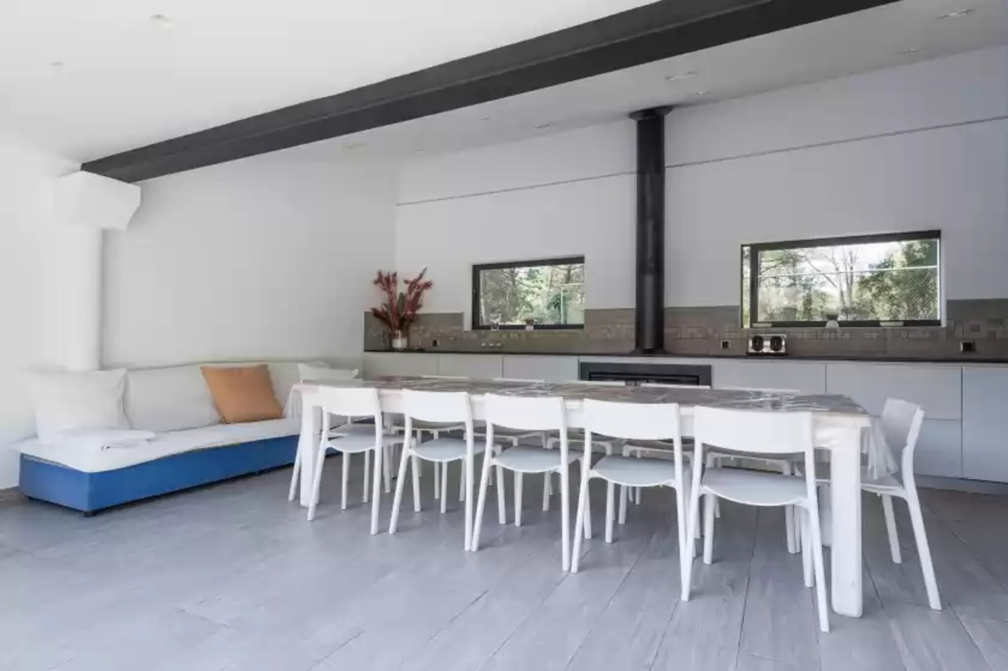 Outside this beautiful property you will find an ideal place to spend your vacation and enjoy its 9m long by 4m wide pool that has a depth of 1m to 2.20m. You can enjoy the sun on the sun loungers at your disposal and enjoy delicious meals cooked in the outdoor kitchen that has an induction cooker, fridge, and gas barbecue (the wood oven cannot be used). The outdoor area is completed by a toilet as well as an area set up to play volleyball, garden areas and a porch where you can enjoy a good book or have a good time with your friends or family.

The interior, with a modern and simple style, is distributed on a single floor with AC in all its spaces. The living room has a Smart TV and a table for 6 people. The kitchen is equipped with a ceramic hob and all the utensils to cook comfortably during your stay. In the house you can rest in three bedrooms: one with a double bed and the other 2 with 2 single beds each. There are 2 bathrooms, one with a shower and the other with a bathtub. The house has a washing machine, iron and ironing board at your disposal. Finally, if you are travelling with your baby, we can provide you with a cot and a high chair.

Crestatx is a charming corner of Mallorca that captivates visitors with its natural beauty and rural charm. Located in the heart of the island, Crestatx presents itself as an idyllic location for those looking to escape the hustle and bustle of the busier tourist areas. Just 15 minutes from the beach of Alcudia. Whether for relaxation, hiking, or as a starting point for exploring the island of Mallorca, Crestatx is the place to be for those looking to escape the hustle and bustle of the busy tourist areas. Note: We cannot accept guests under 25 years unless you are a family. We need copies of the passports of all guests in order to accept the booking.  Consult the advertiser for possible charges. Pets are not allowed. The holding of events is forbidden. 
Distances
Beach: 13.7 km - Playa de Alcudia
Airport: 60.2 km - Aeropuerto de Palma
Golf course: 7.4 km - PollenÃ§a Golf Club
Town: 4 km - Sa Pobla
Train station: 6.6 km - Tren Sa Pobla
Bus stop: 0.5 km - Crestatx 1
Ferry: 16 km - Embarque Alcudia
Hospital: 14.1 km - Hospital Comarcal Inca
Tourist license: ETV/3404The Ecotasa (tourist tax) must be paid cash on site when checking in. The amount varies between 0.55â‚¬/night and guest during the low season and 2.2â‚¬/night and guest during  the high season. The tax is reduced by half from the 9th day of your stay. All guests have to pay the Ecotasa, except people under 16 years.  Electricity (January - December): 0.30 EUR/KW (mandatory) <br> <br />