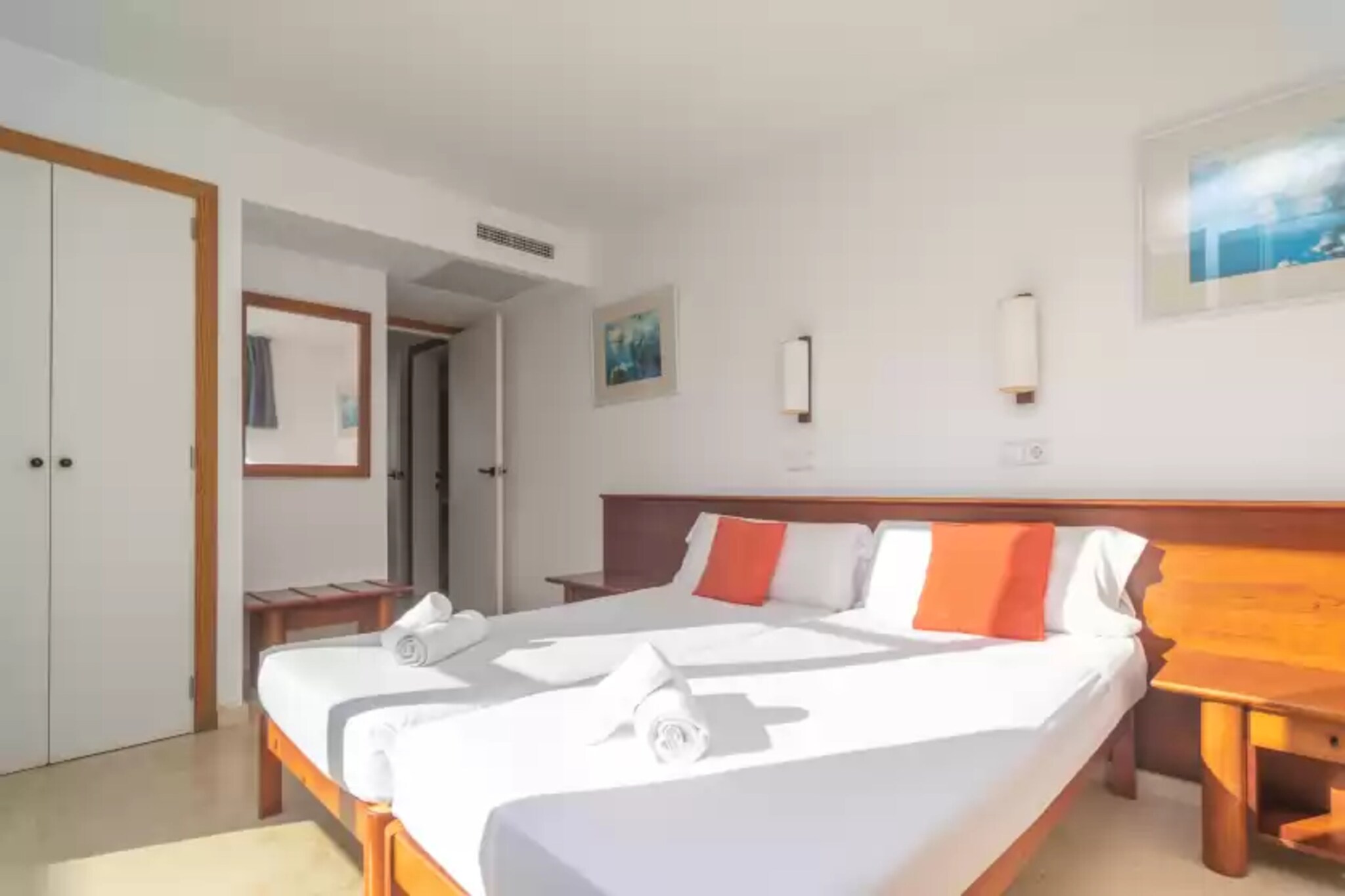 Living room, dining room, Kitchen(cooker, coffee machine, microwave), Kitchen(cooker, coffee machine, microwave), bedroom(2x single bed), bedroom(single bed, single bed), bedroom(double bed), bathroom, bathroom, bathroom, dishwasher, dishwasher, fridge-freezer, fridge-freezer, bath tub, bath tub, bath tub, washbasin, washbasin, washbasin, toilet, toilet, toilet, bidet, air conditioning, air conditioning, air conditioning, garden, garden furniture, 6x sun loungers, parasol, swimming pool, children\'s bed, high chair, high chair