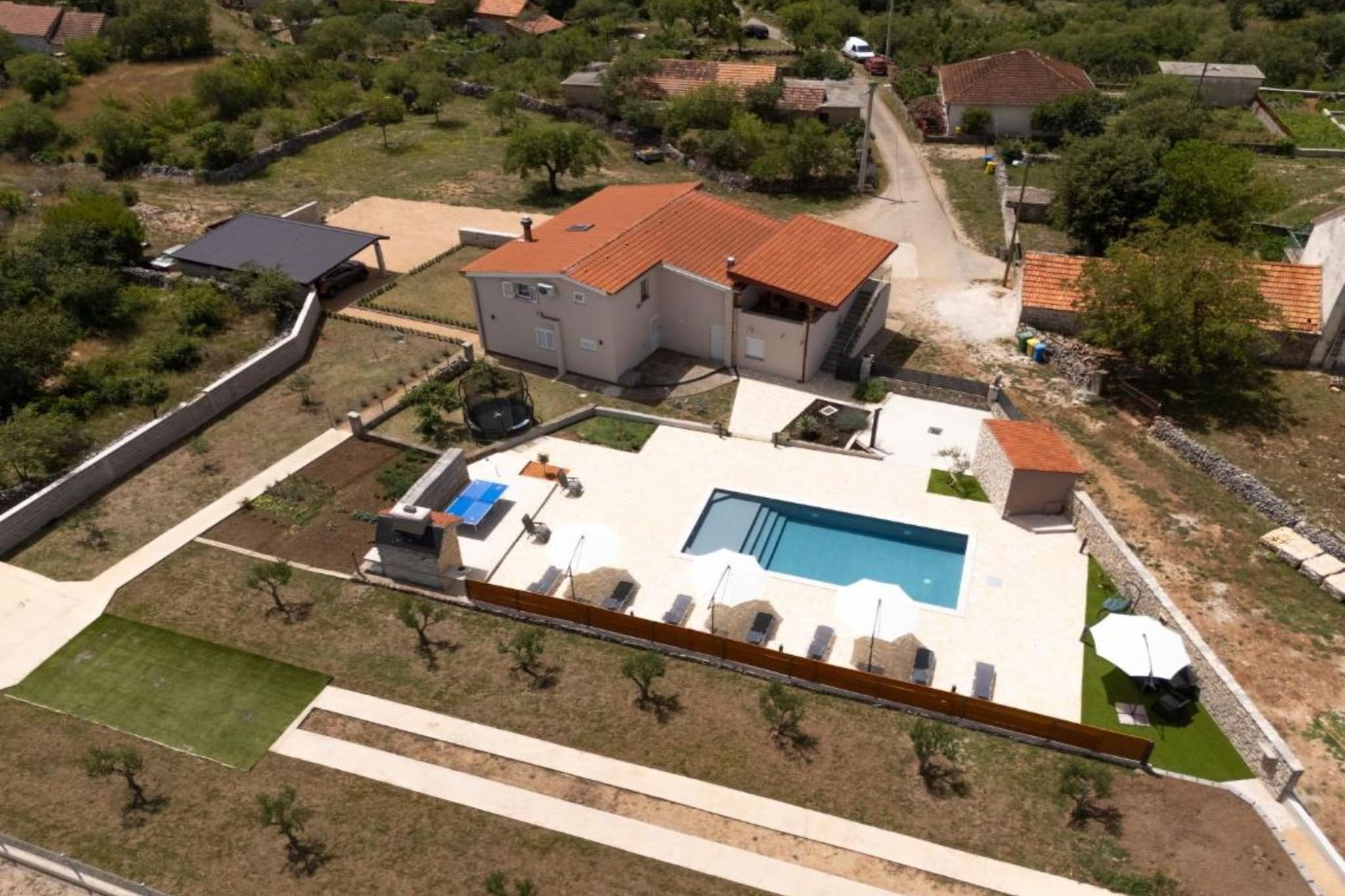 Five Bedroom Villa With Pool-Aussicht