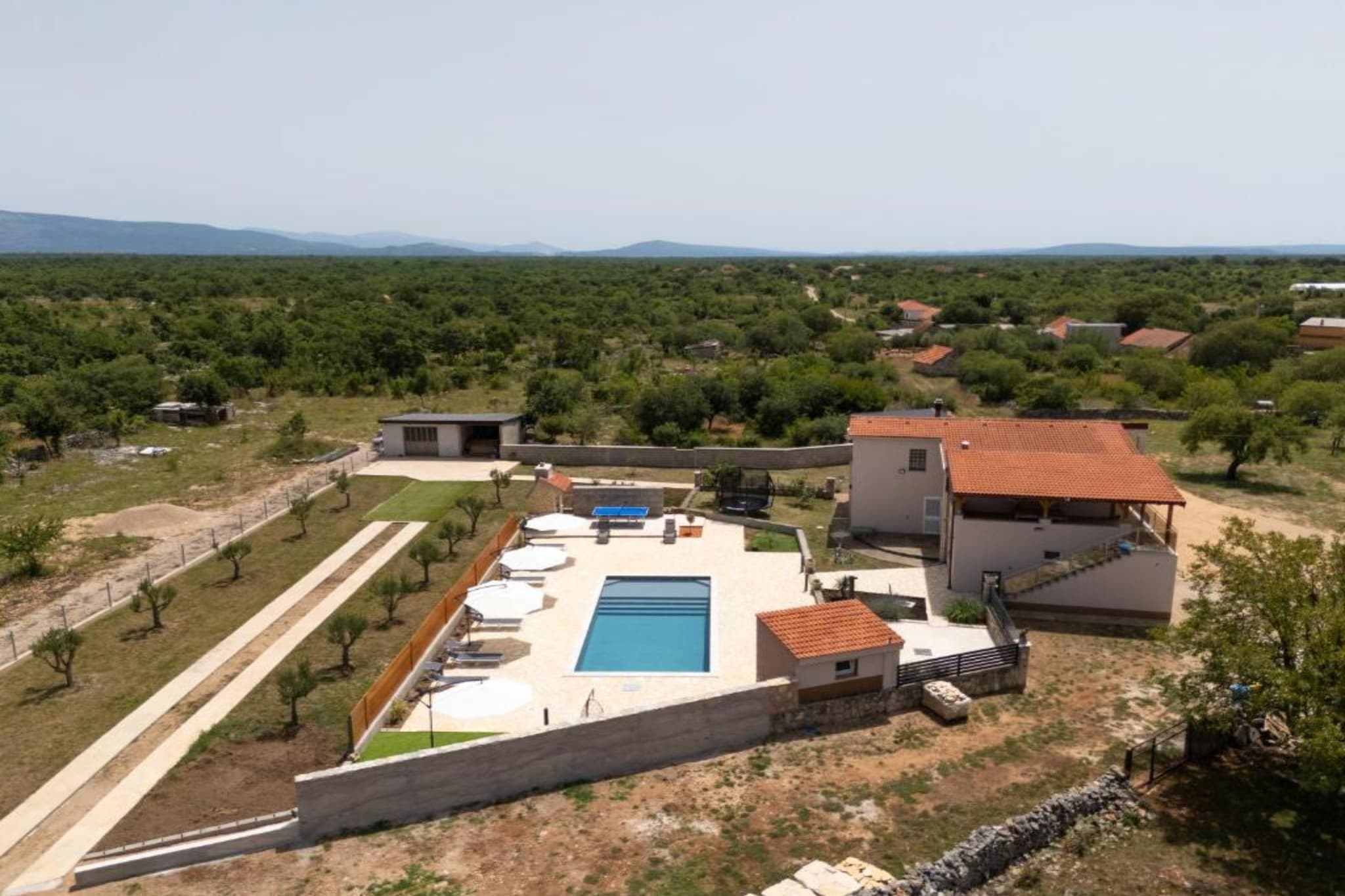 Five Bedroom Villa With Pool-Aussicht