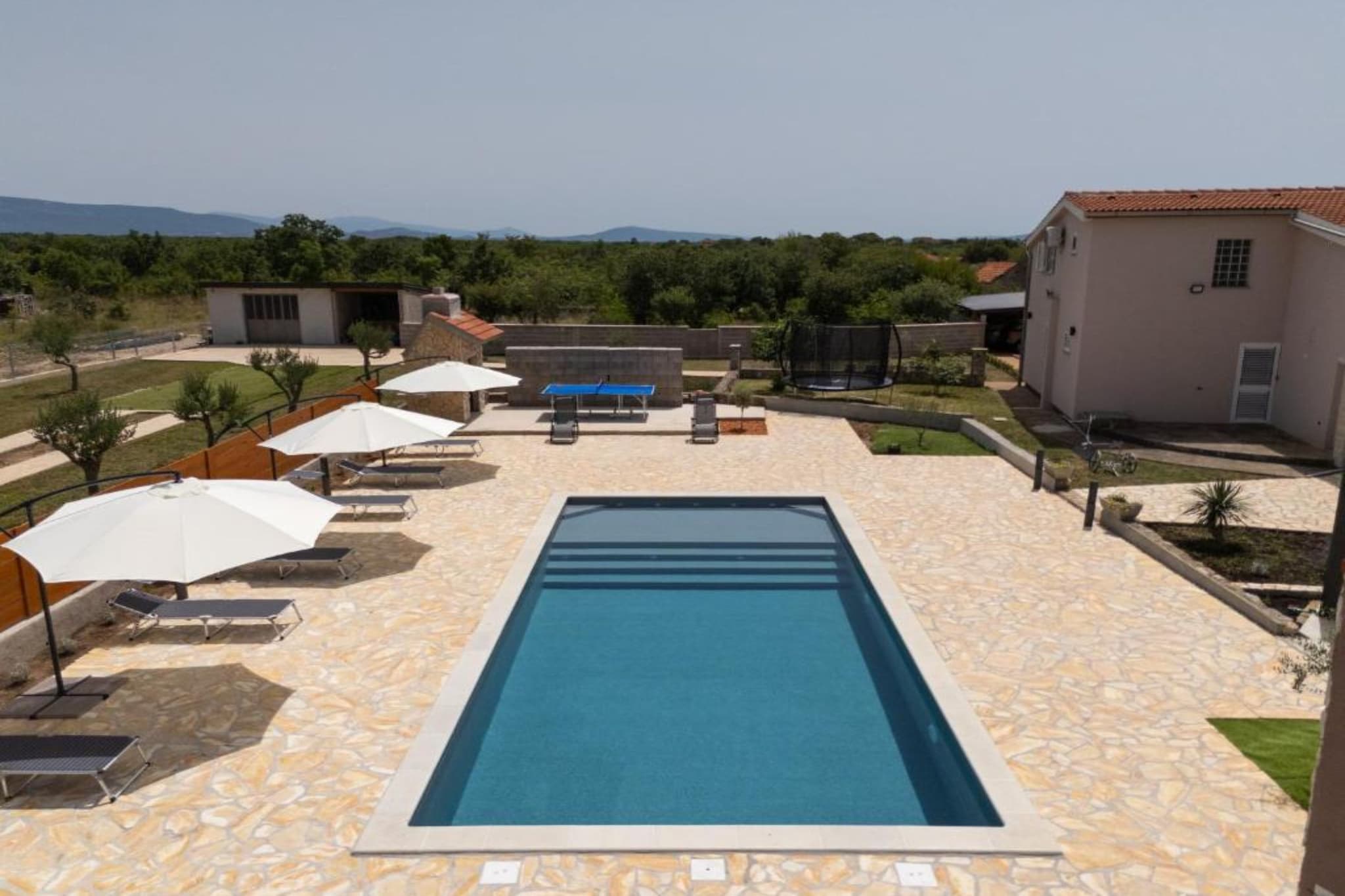 Five Bedroom Villa With Pool-Schwimmbad
