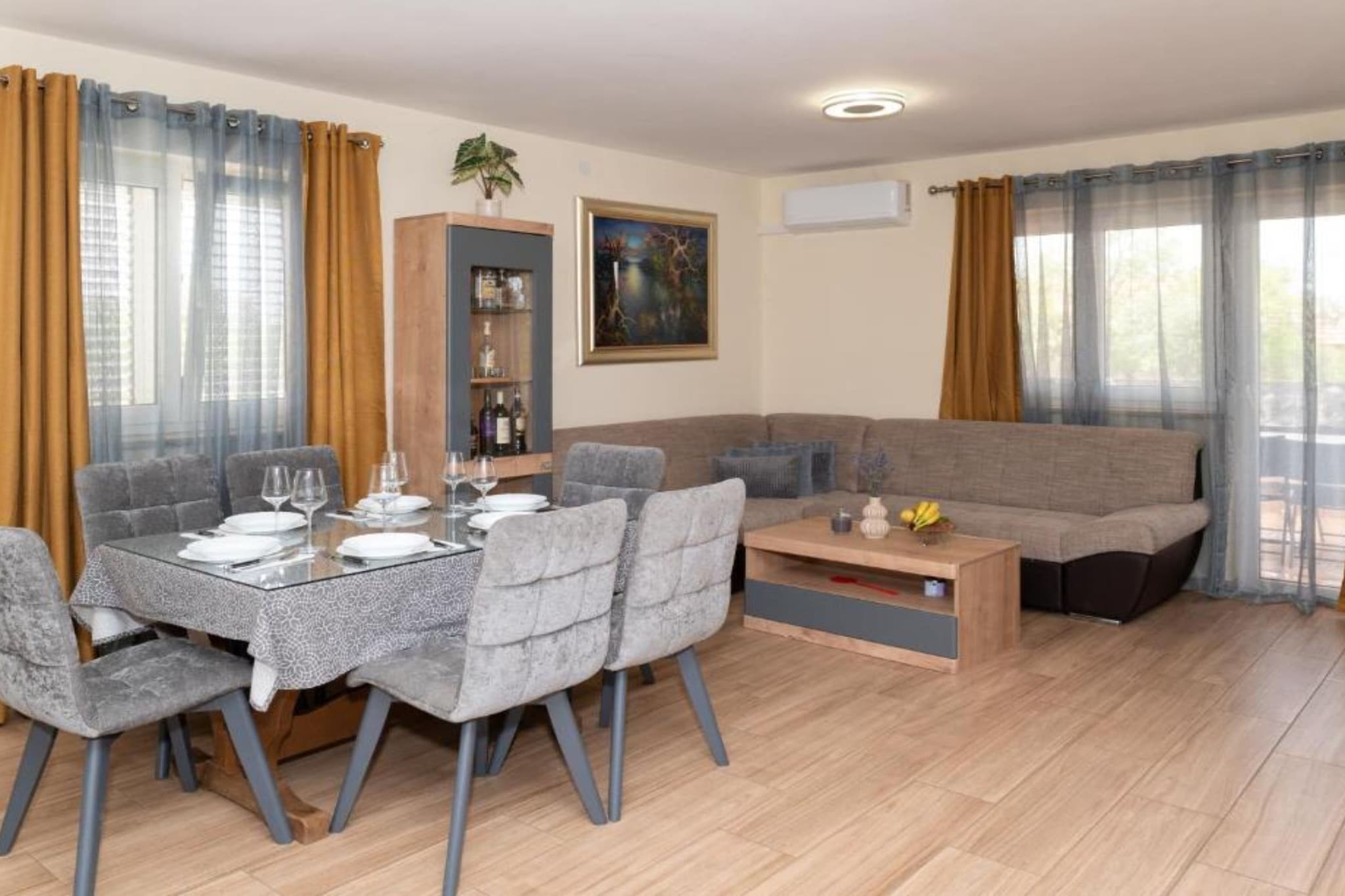 Five Bedroom Villa With Pool-Wohnzimmer