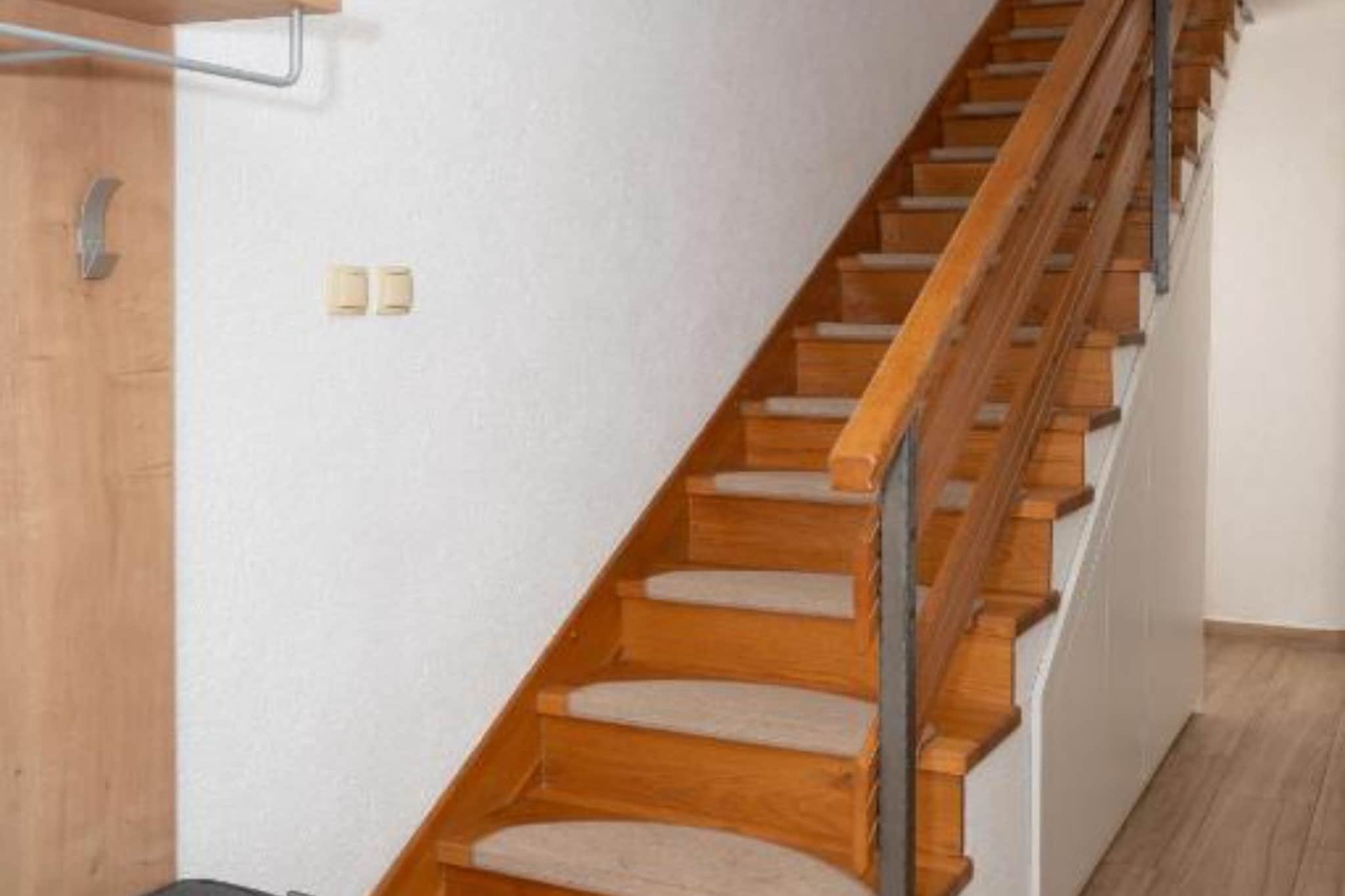 Five Bedroom Villa With Pool-Treppe