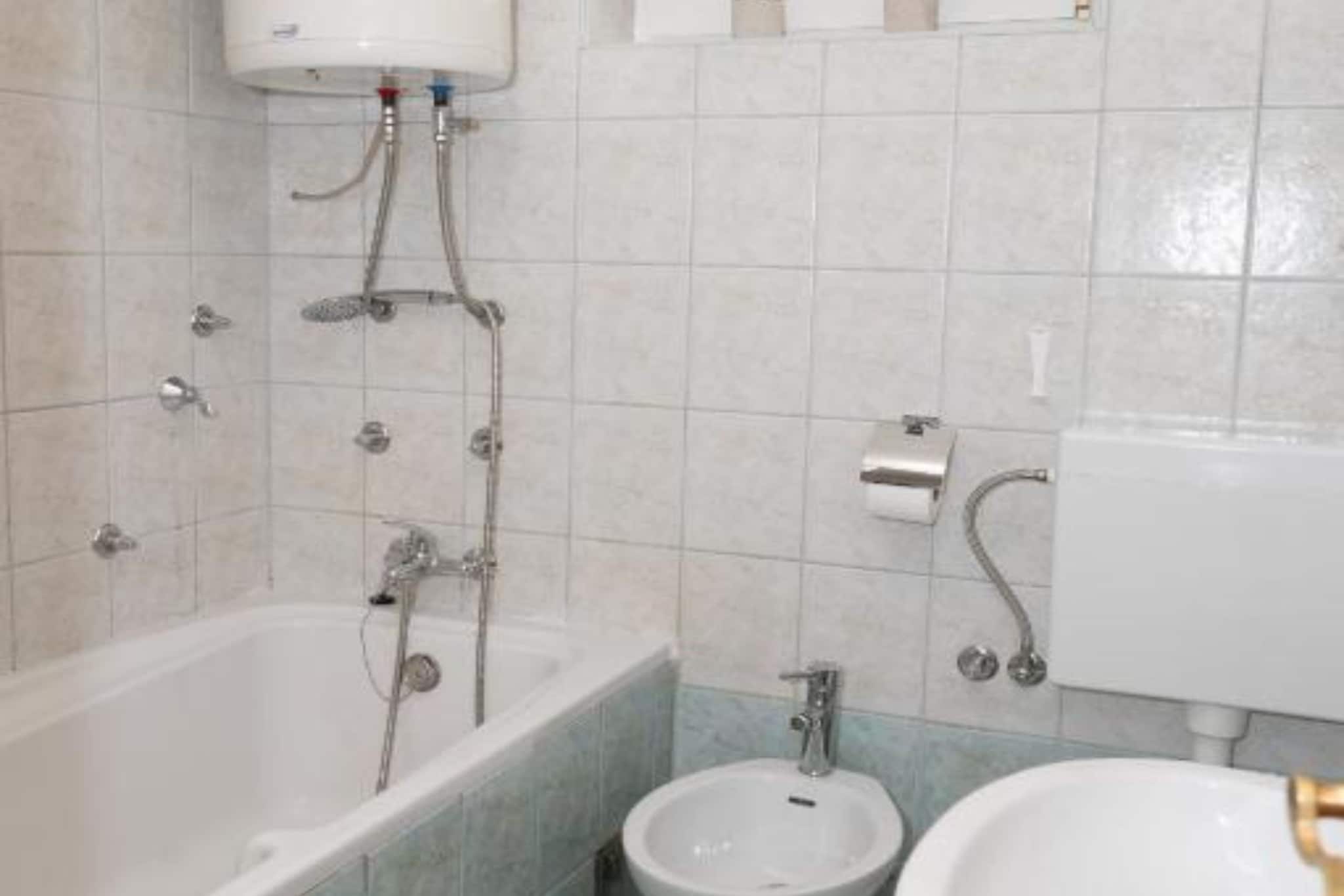 Five Bedroom Villa With Pool-Badezimmer