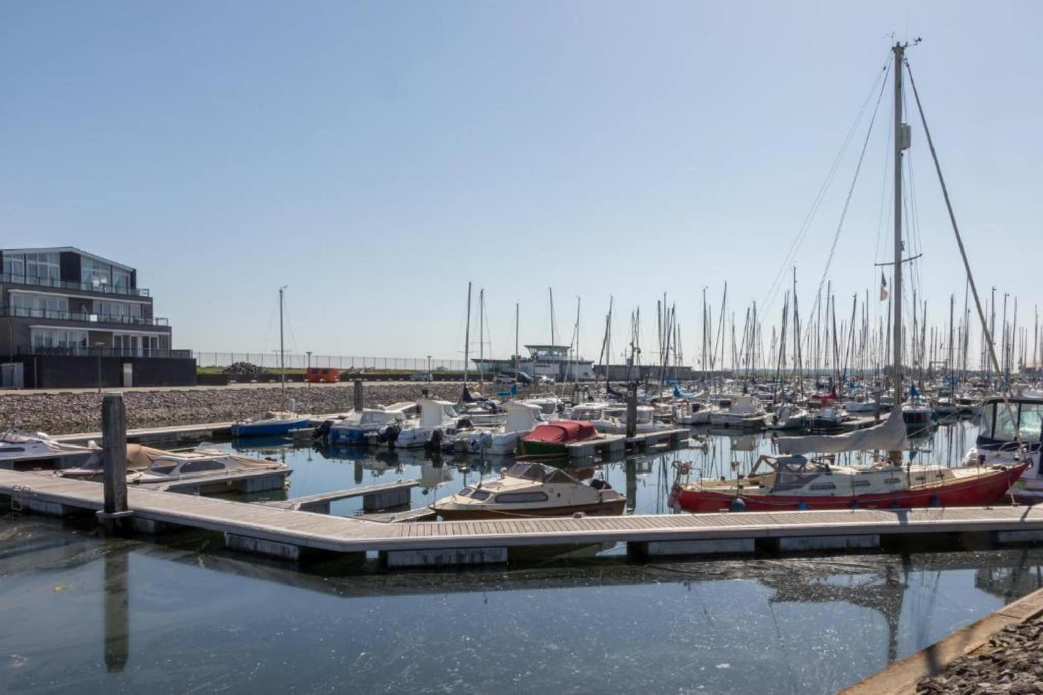 Luxe appartement Vista Maris 'Somaris' - Havenweg 8-50  Sint-Annaland-Gebieden zomer 20km