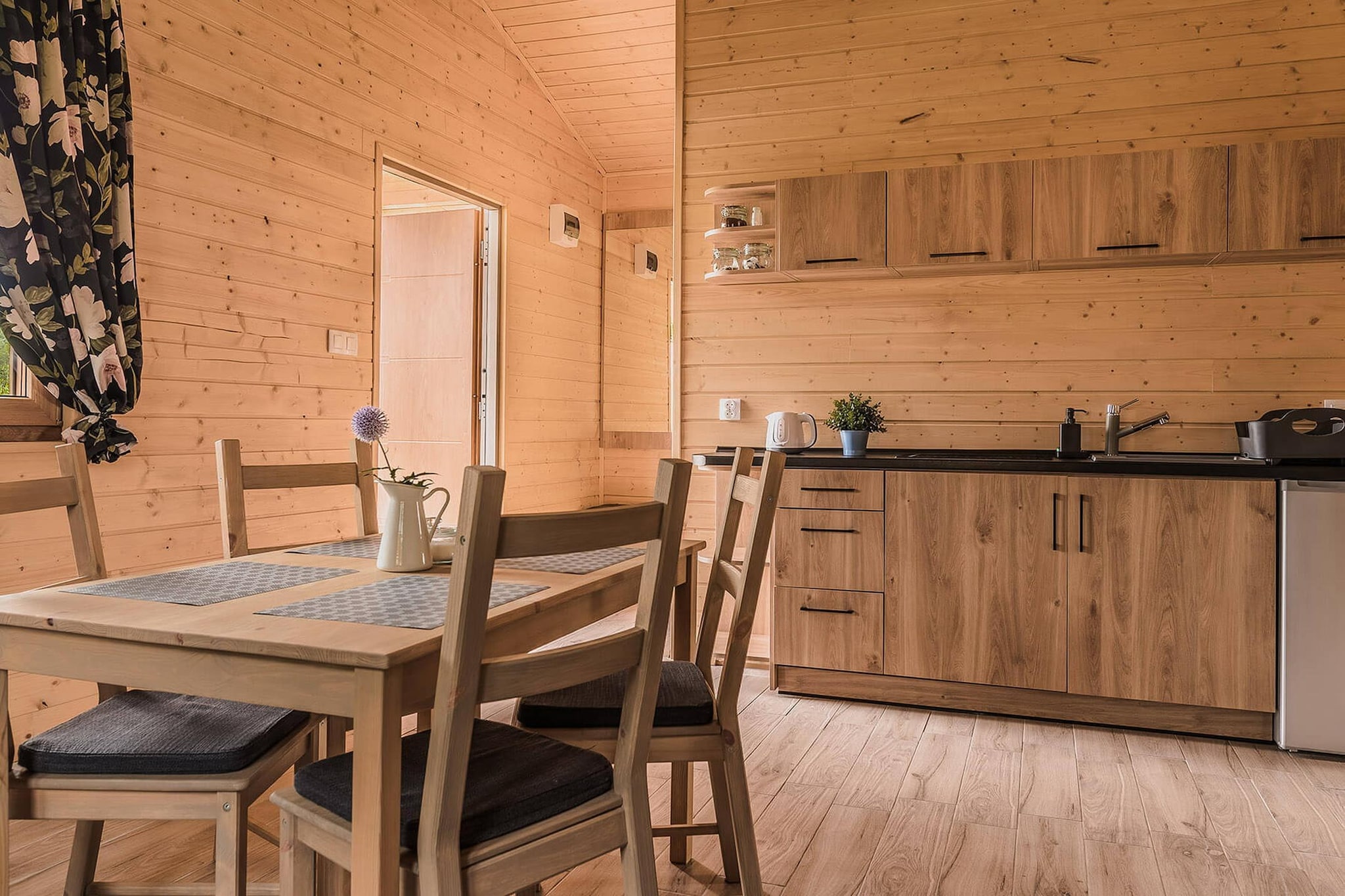 Osada Trzy Siostry domek nr 1 dla 4 osób Dąbrowa - Kitchen