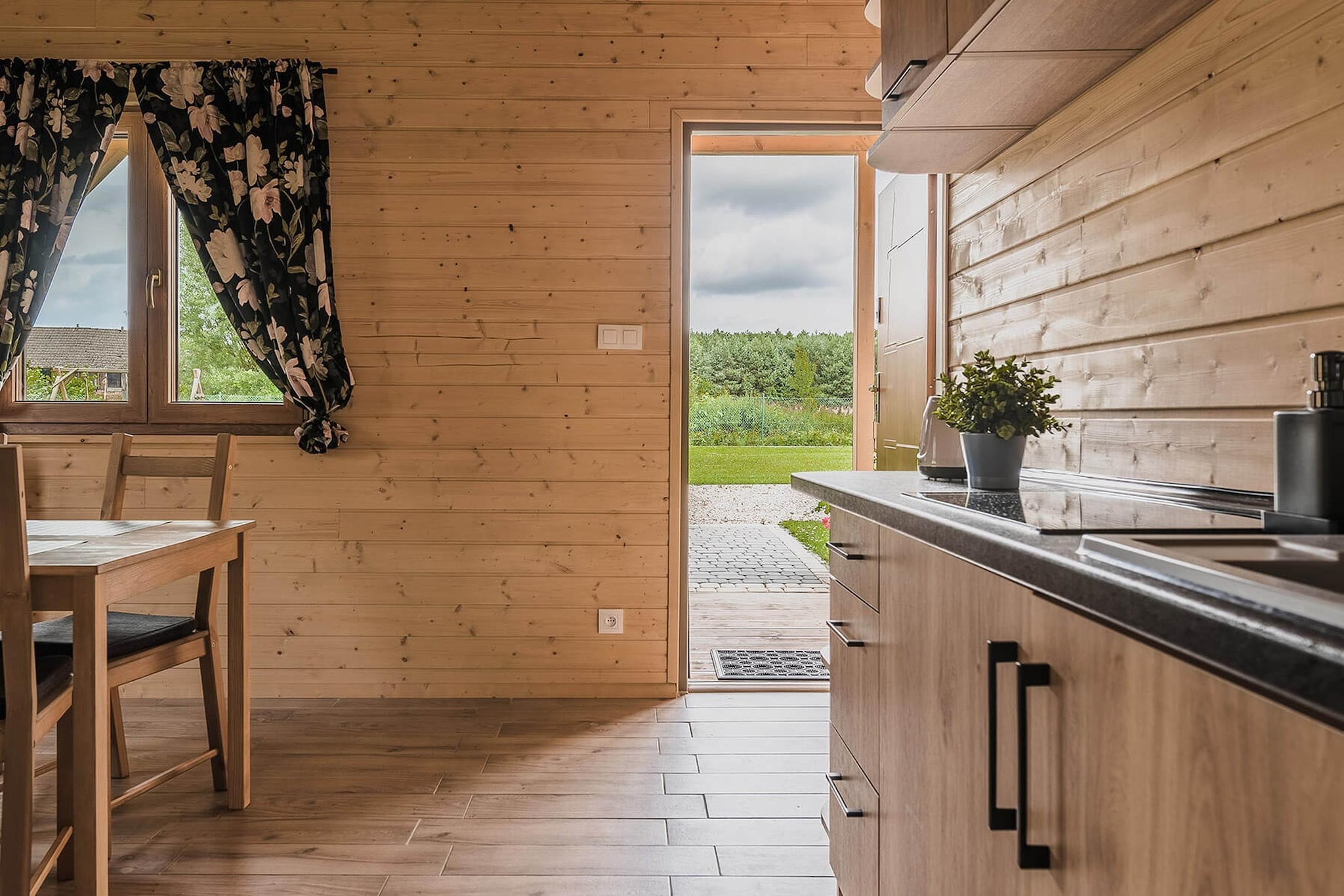 Osada Trzy Siostry domek nr 2 dla 4 osób Dąbrowa - Kitchen