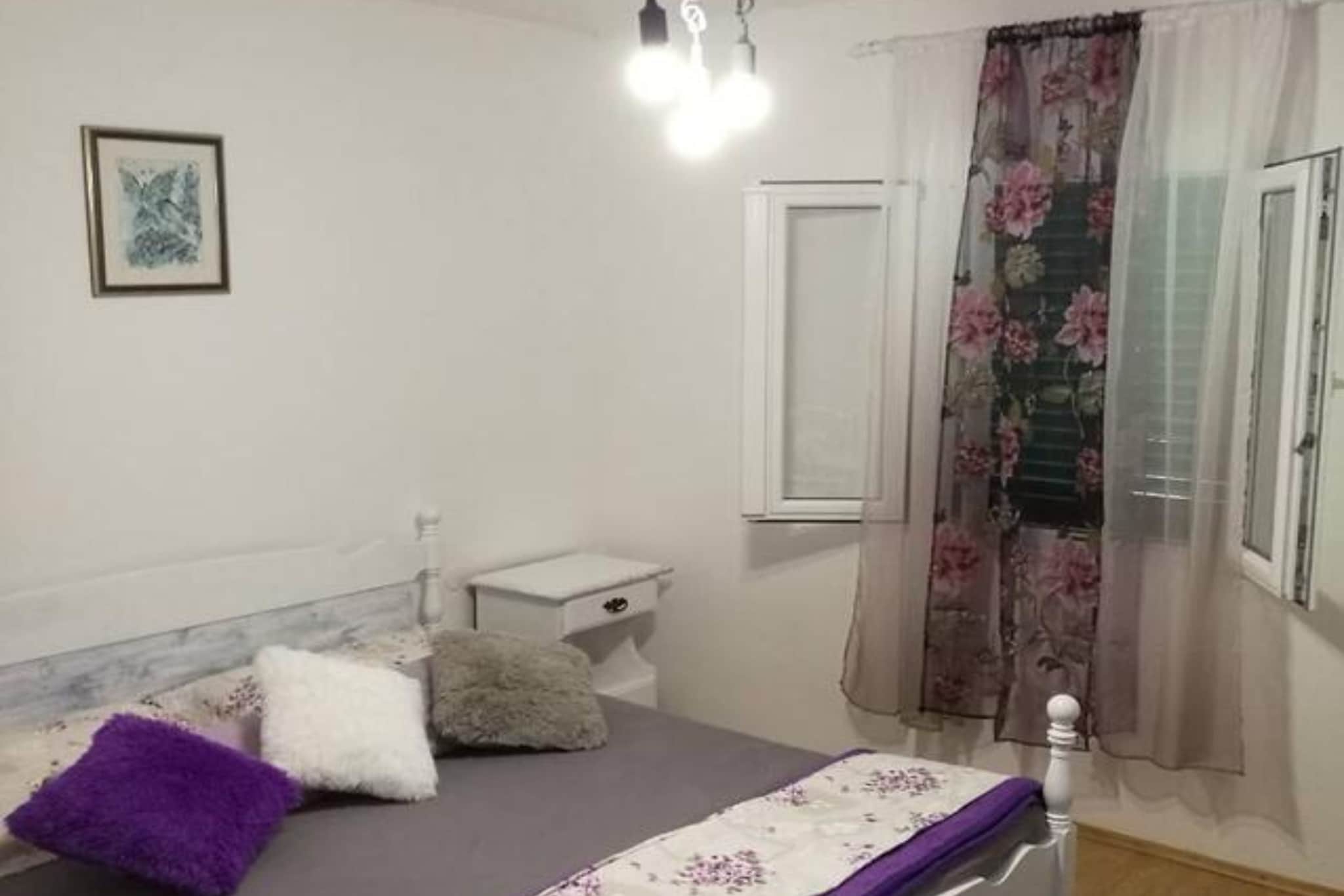 Four Bedroom Holiday Home-Chambre