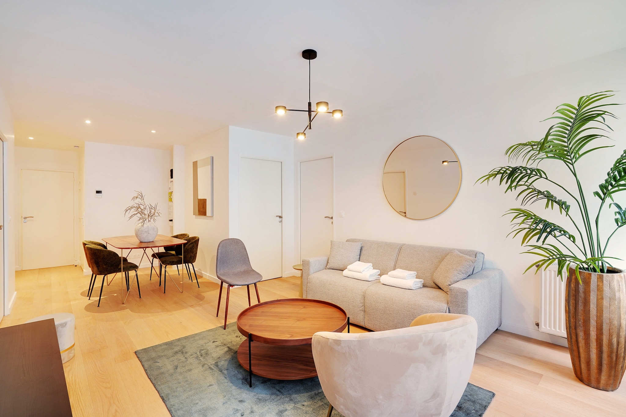 Sleek apartment in Levallois-Perret