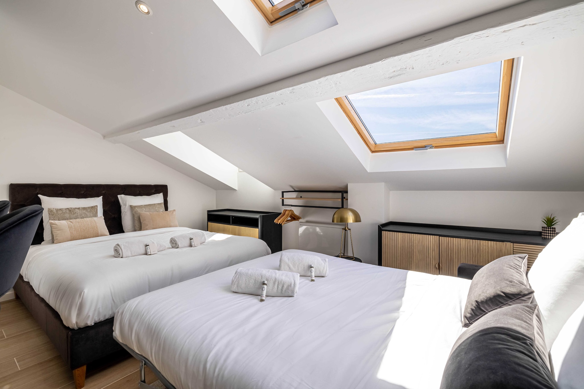 Large renovated studio - Bright - 1BR/4p