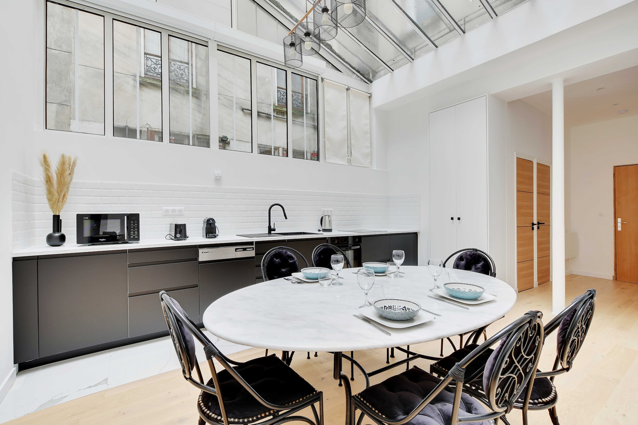 Authentique Apartment - 1BR- 2P- Voltaire