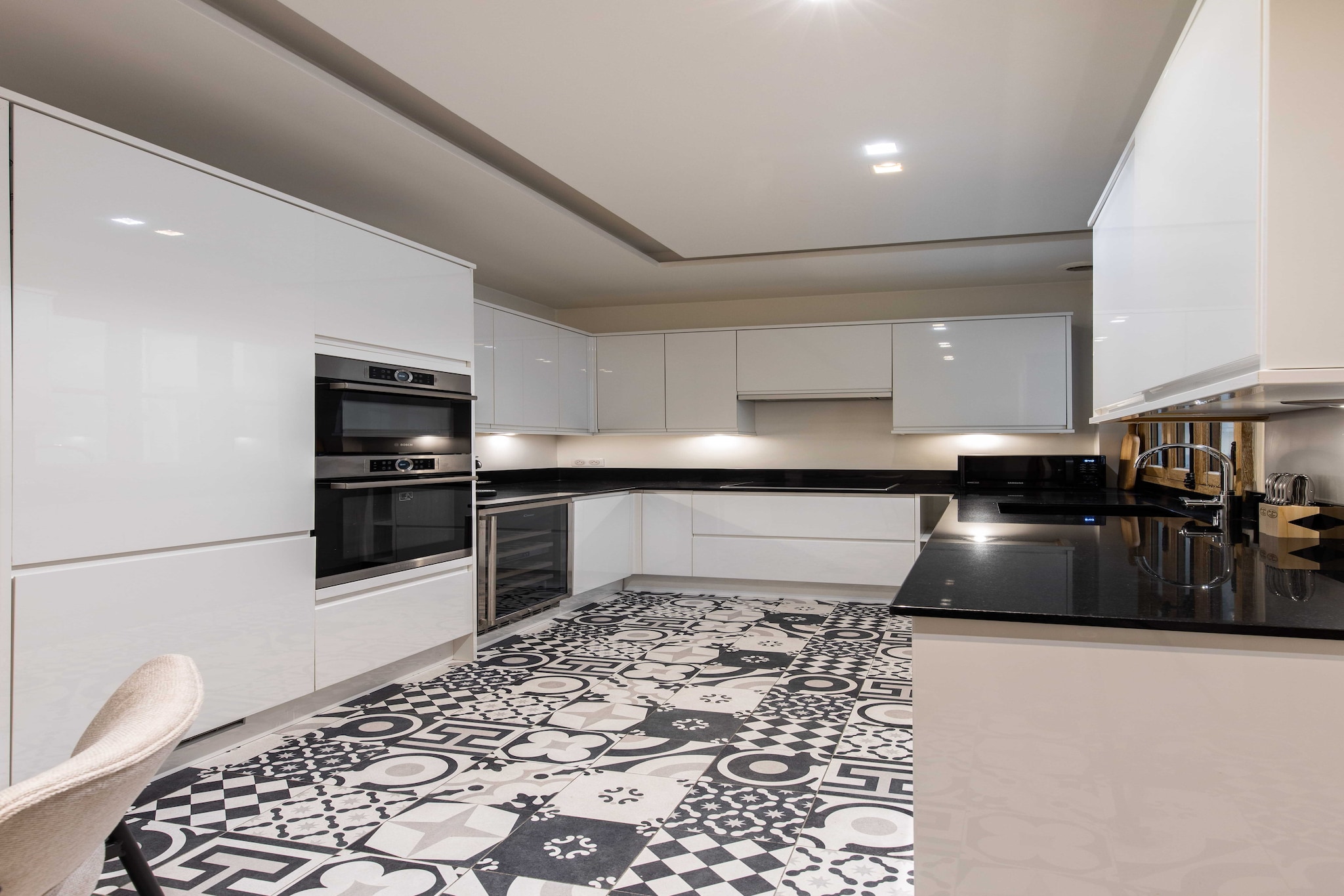 Sublime Apt - 3BD/6P with AC - Victor Hugo/16e