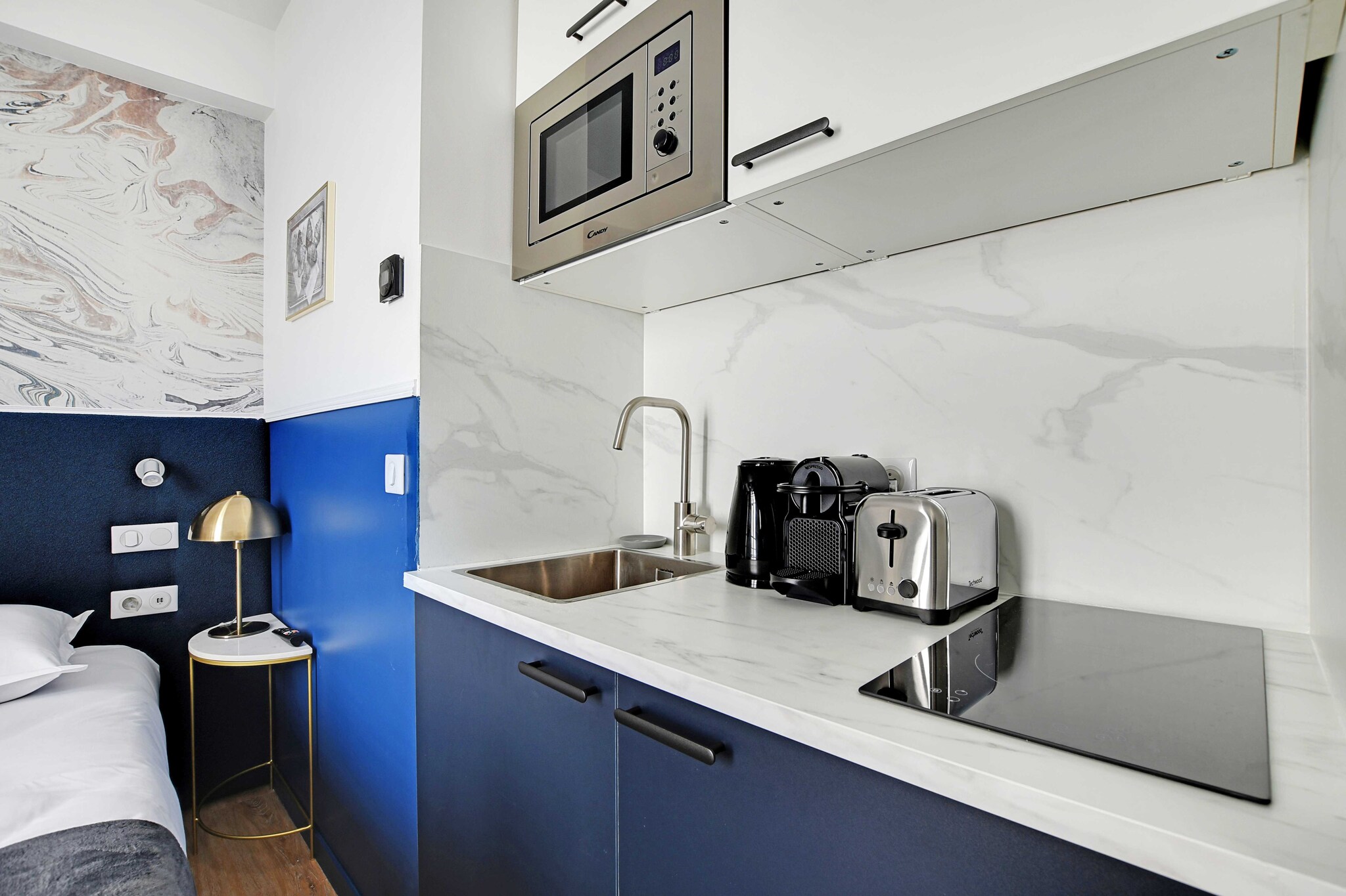 On the 3rd floor: (open kitchen(stove, electric kettle, toaster, coffee machine, microwave, fridge, dishes and cutlery, Cooking basics), Living/bed room(Bed Linen, Wardrobe, double bed, TV, air conditioning), bathroom(shower, washbasin, toilet, hairdryer, Towels/Sheets (Incl.), shampoo, Essentials))\n\nHot Water, Internet Access DSL, First Aid, Play area, heating, iron, Dedicated workspace, Carbon monoxide detector, Cleaning Disinfection, Downtown, Enhanced cleaning practices, High touch surfaces disinfected, Long term stays allowed, Room-darkening shades, Town