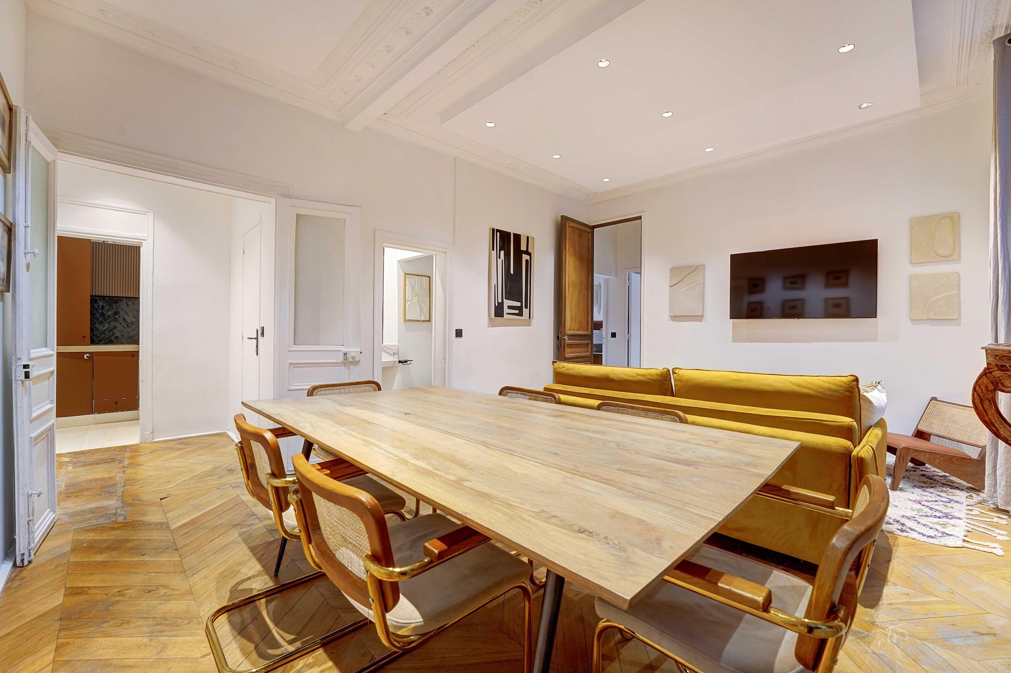 EC-55-ECURIES-Living room