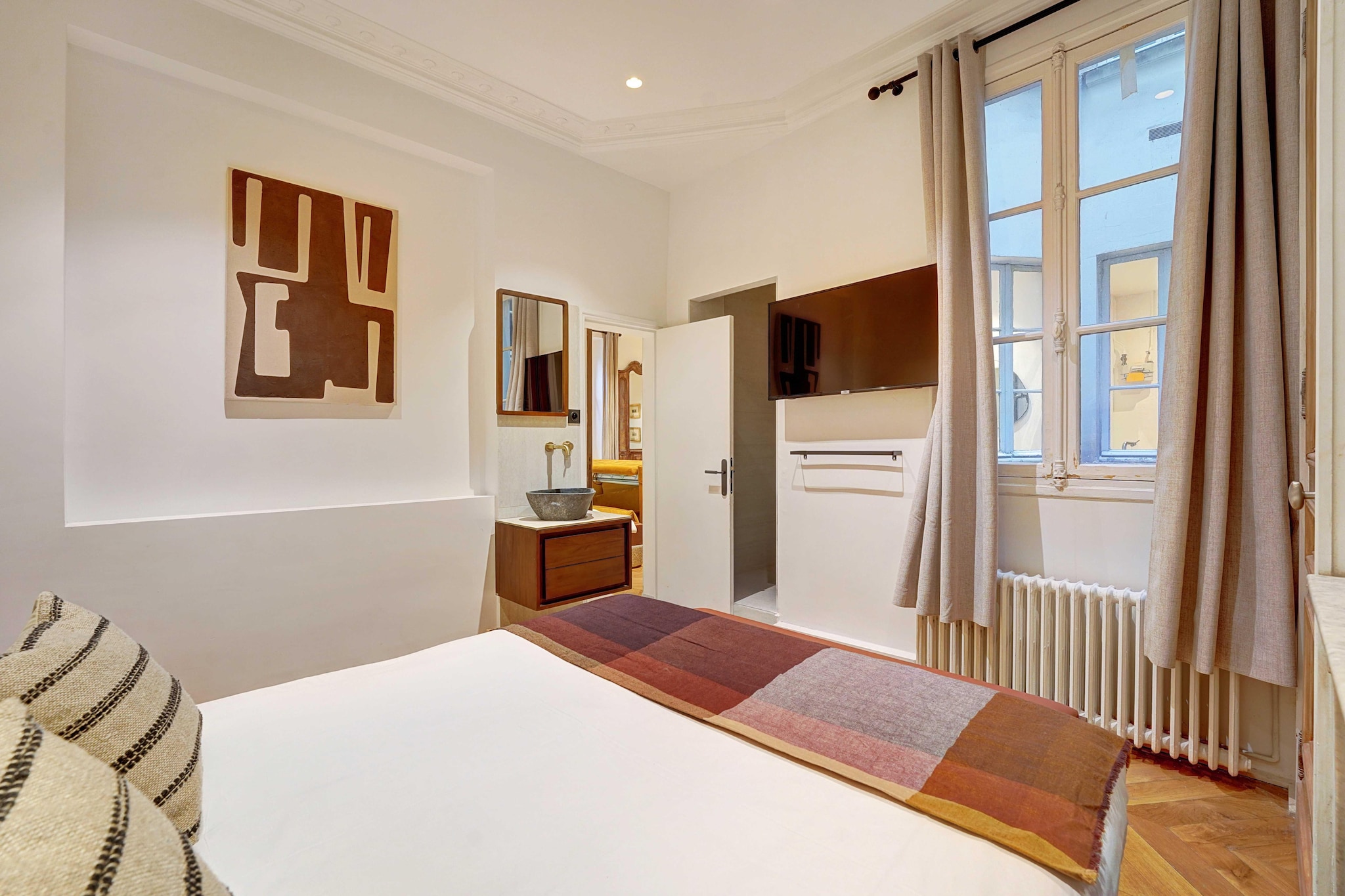 EC-55-ECURIES-Bedroom