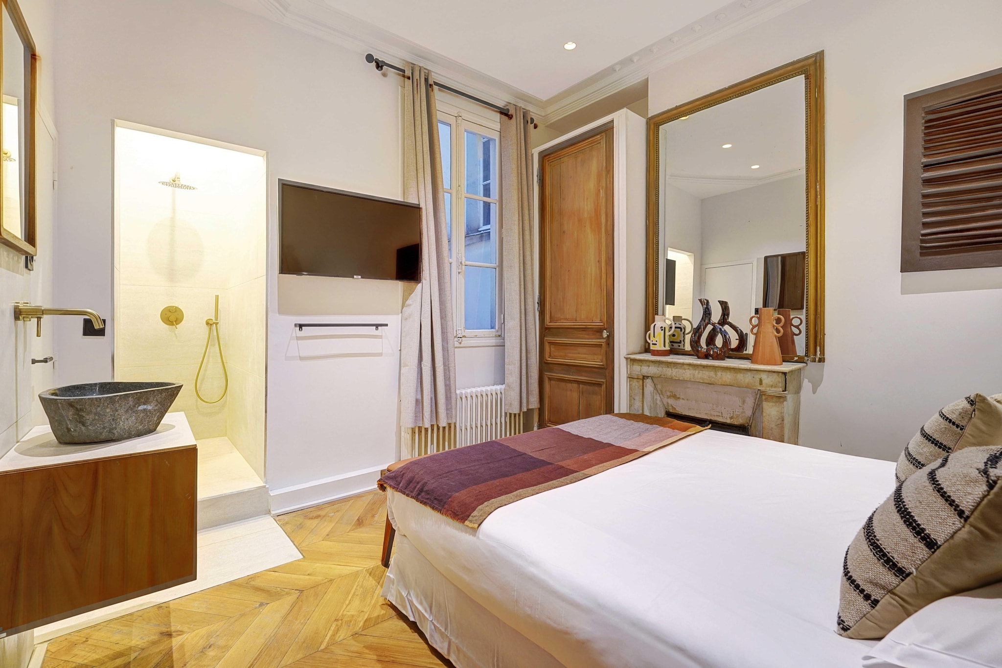 EC-55-ECURIES-Bedroom