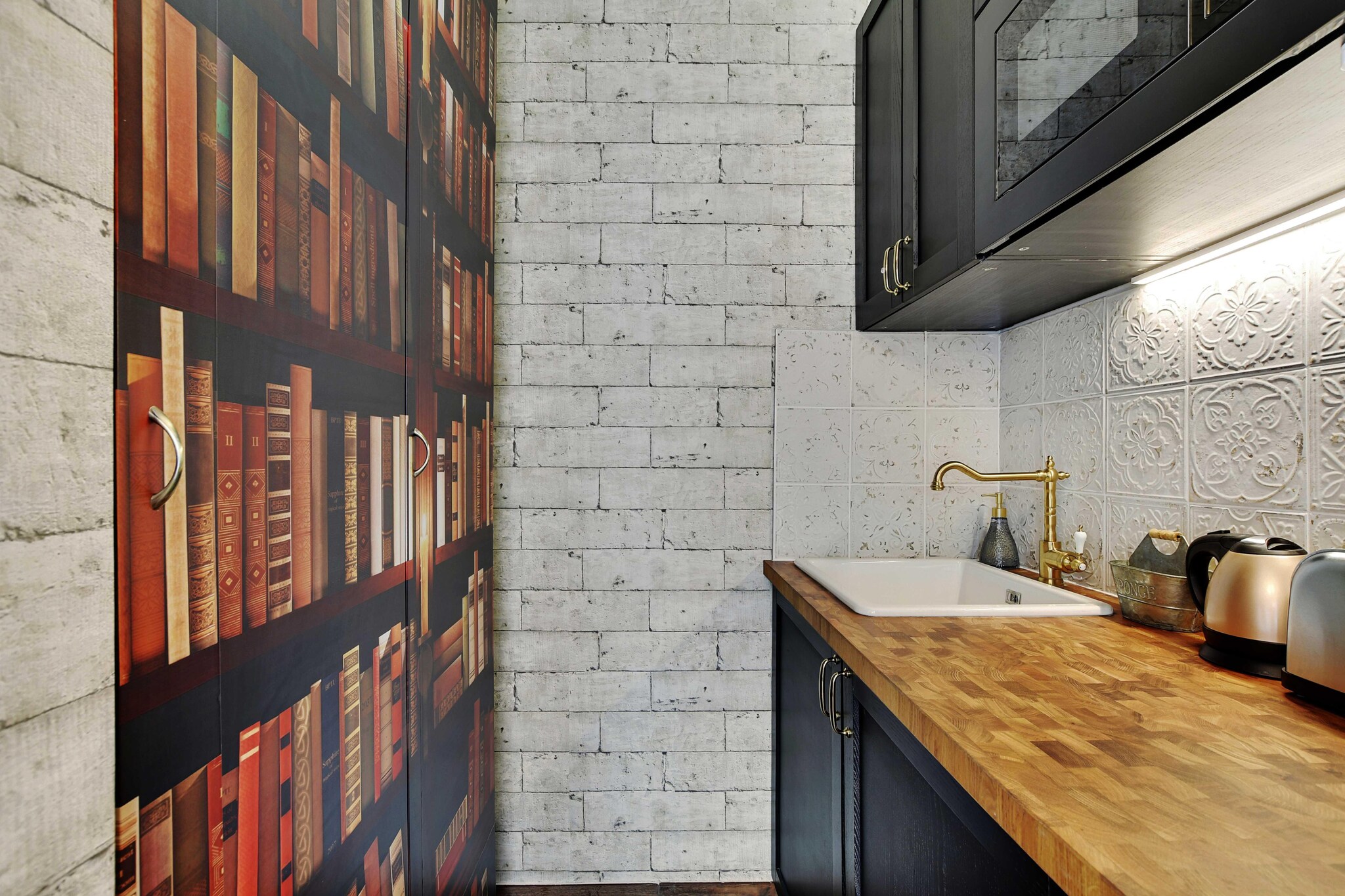 OL-113-MORILLONS-Kitchen