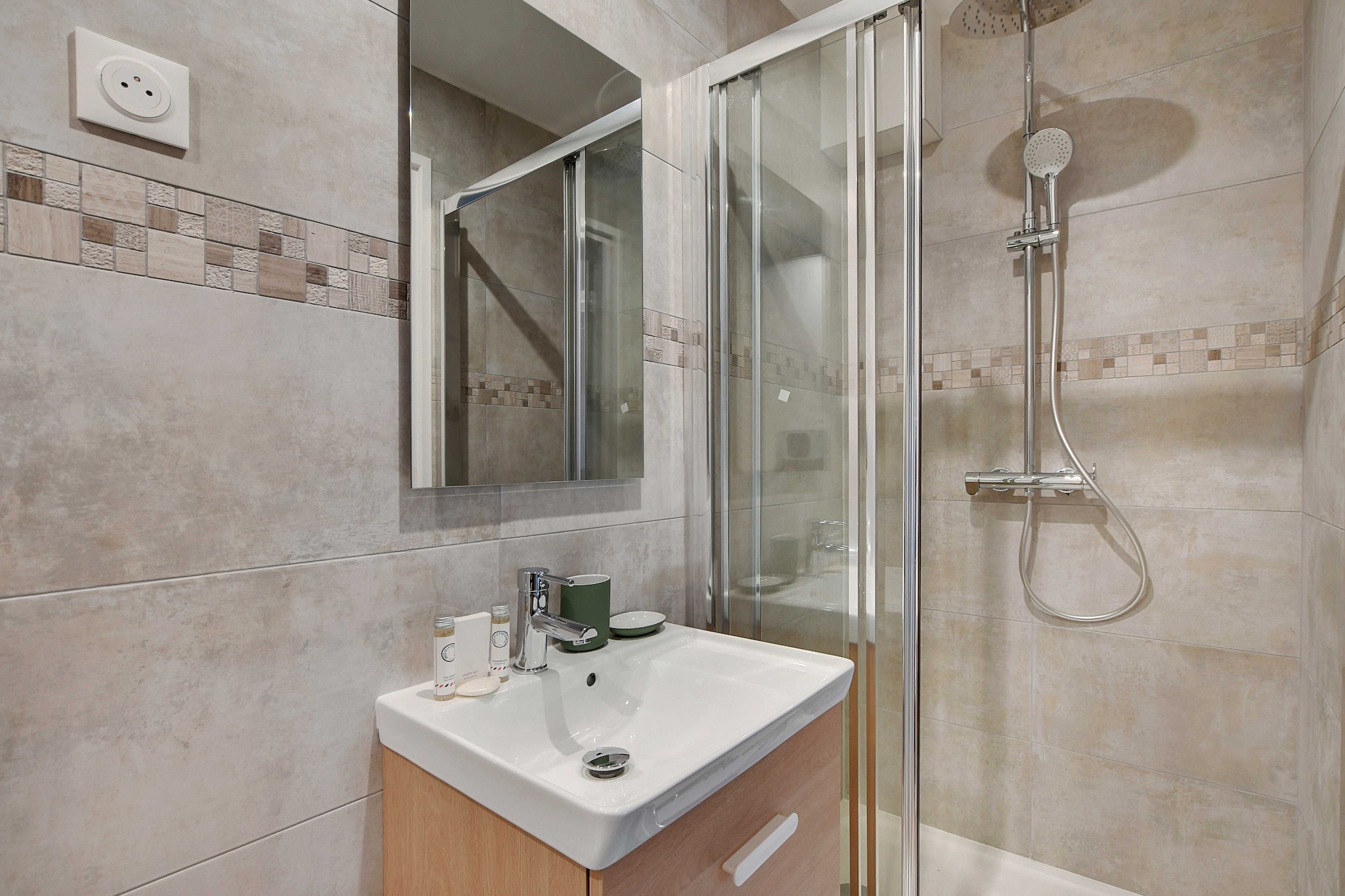 Charming Studio 2P- Next Paris