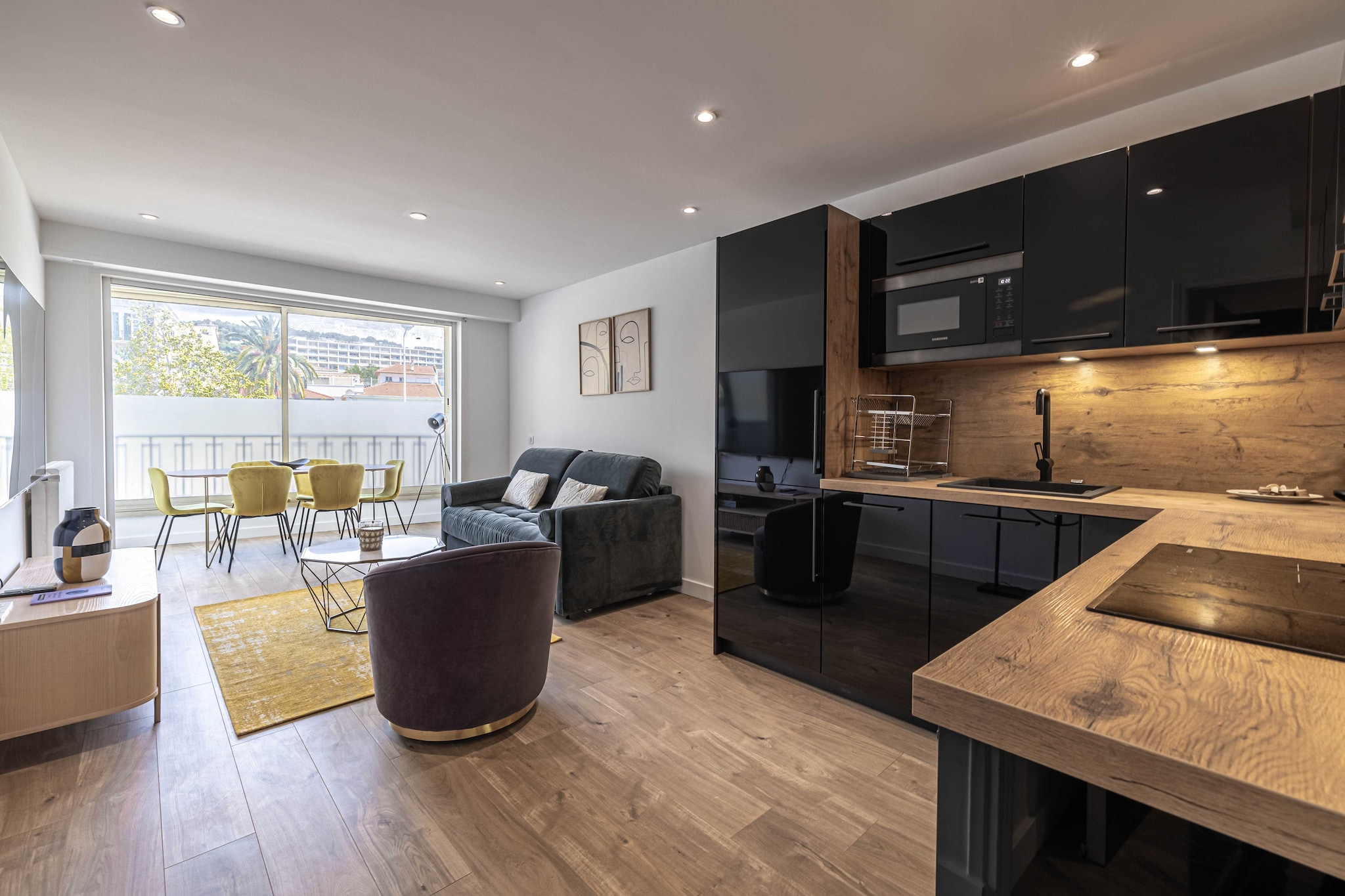 Magnificent 3room apartment  quiet balcony