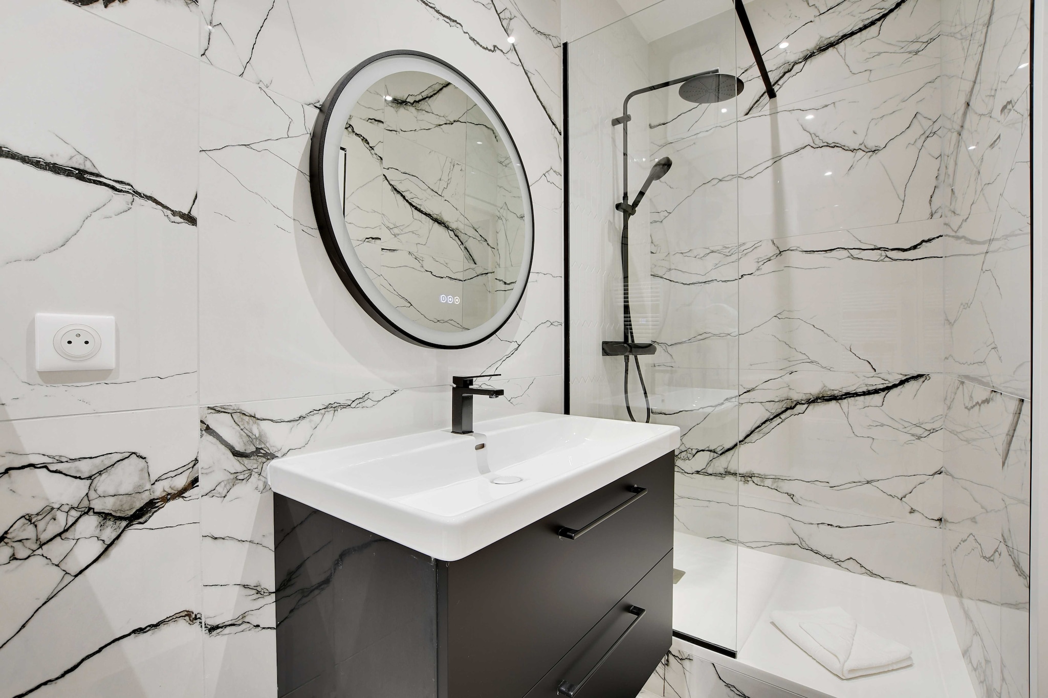 PB-14-GONCOURT-2-Bathroom