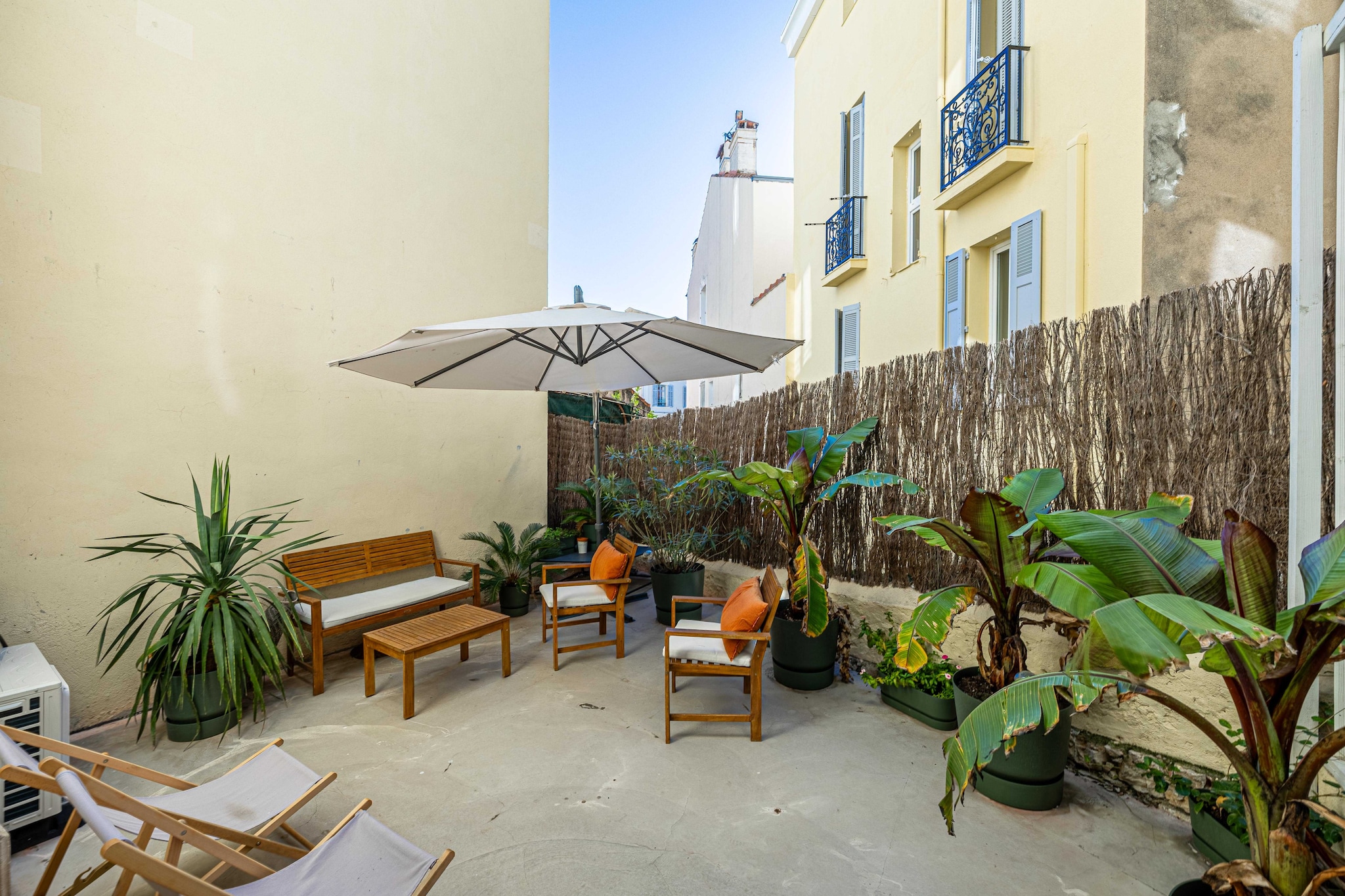 This superb apartment with terrace is located in the city center and will provide you with an ideal location for your stay in Cannes.

- By plane: Nice airport is 30 minutes from Cannes
- Private driver from Nice airport: Reservation on request
- By car: Public car park at 200 m
- By train: the station is a 25-minute walk away

During your stay in Cannes, you'll have the chance to explore some wonderful nearby destinations, each offering a unique and memorable experience.	
 Antibes and its cape:Just a few kilometers from Cannes, the charming town of Antibes welcomes you. Explore its rich historical heritage, including the Picasso Museum housed in a superb chÃ¢teau. Stroll through the cobbled streets of old Antibes, where the Provencal market will awaken your senses with its scents and flavors. But don't forget to venture out to Cap d'Antibes, where coastal paths offer breathtaking views of the Mediterranean. 
Les trayas and its red rocks: West of Cannes lies the natural paradise of Les Trayas, a striking contrast to urban life. Explore mountain and forest landscapes that blend harmoniously with the Mediterranean coastline. Hiking enthusiasts will be delighted by the trails leading to the emblematic red rocks, offering breathtaking panoramic sea views.
Grasse and its perfume: Not far from Cannes is the town of Grasse, world-famous as the capital of perfume. You'll have the opportunity to visit renowned perfume factories such as Fragonard, Galimard and Molinard, where you'll discover the art of perfumery and even have the chance to create your own fragrance. Stroll through Grasse's medieval streets, steeped in history and intoxicating scents.