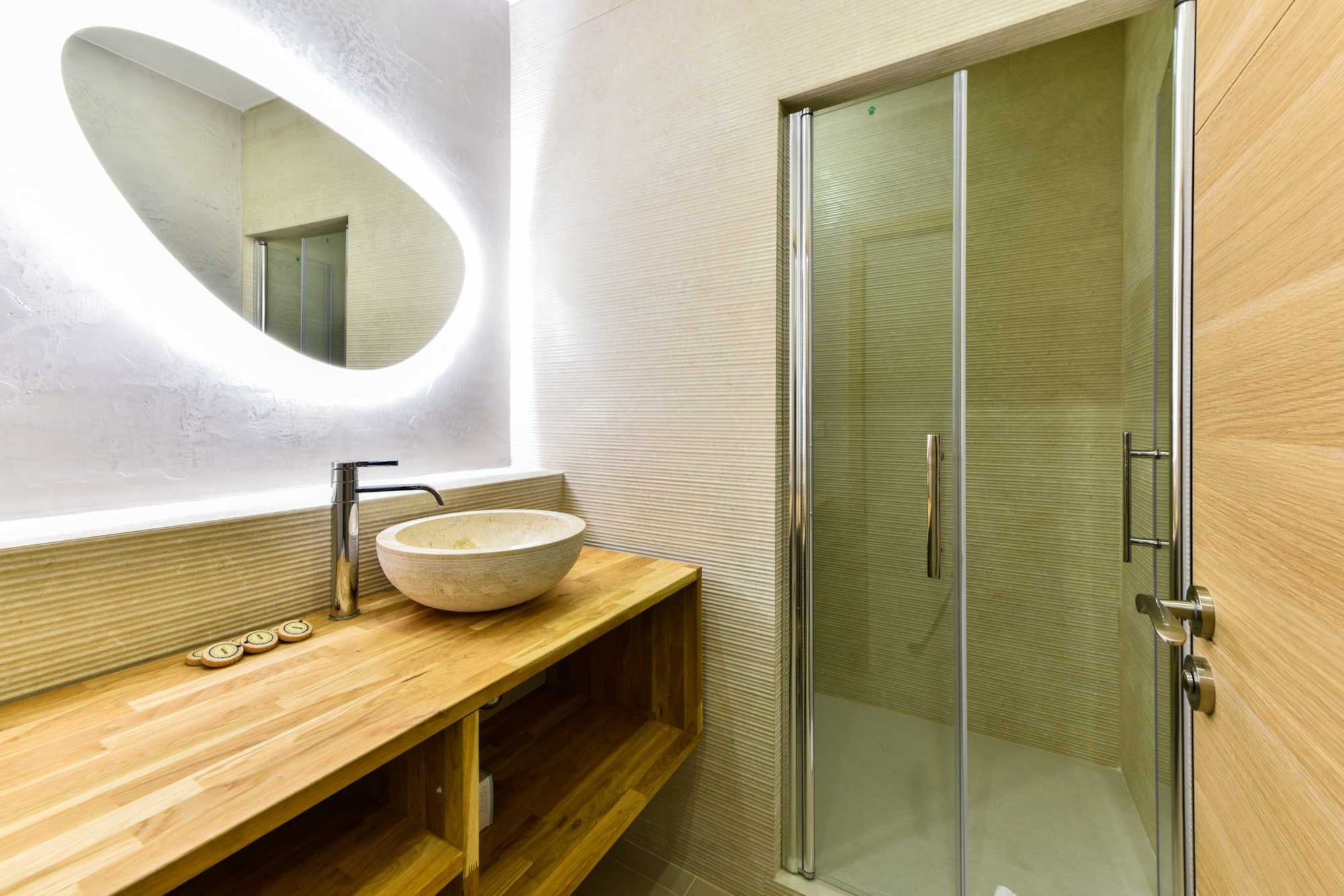 On the 1st floor: (Living room(double sofa bed), Kitchen(electric kettle, toaster, cooker, oven, microwave, fridge, dishes and cutlery), bedroom(double bed), bathroom(shower), toilet(toilet))\n\nBed Linen, Elevator, Hot Water, Internet Access DSL, Wardrobe, First Aid, Beach, Play area, TV, cot, washing machine, balcony or terrace, heating, air conditioning, iron, hairdryer, Towels/Sheets (Incl.), shampoo, Essentials, Carbon monoxide detector, Cleaning Disinfection, Downtown, Enhanced cleaning practices, High touch surfaces disinfected, Long term stays allowed, Near Ocean, Town