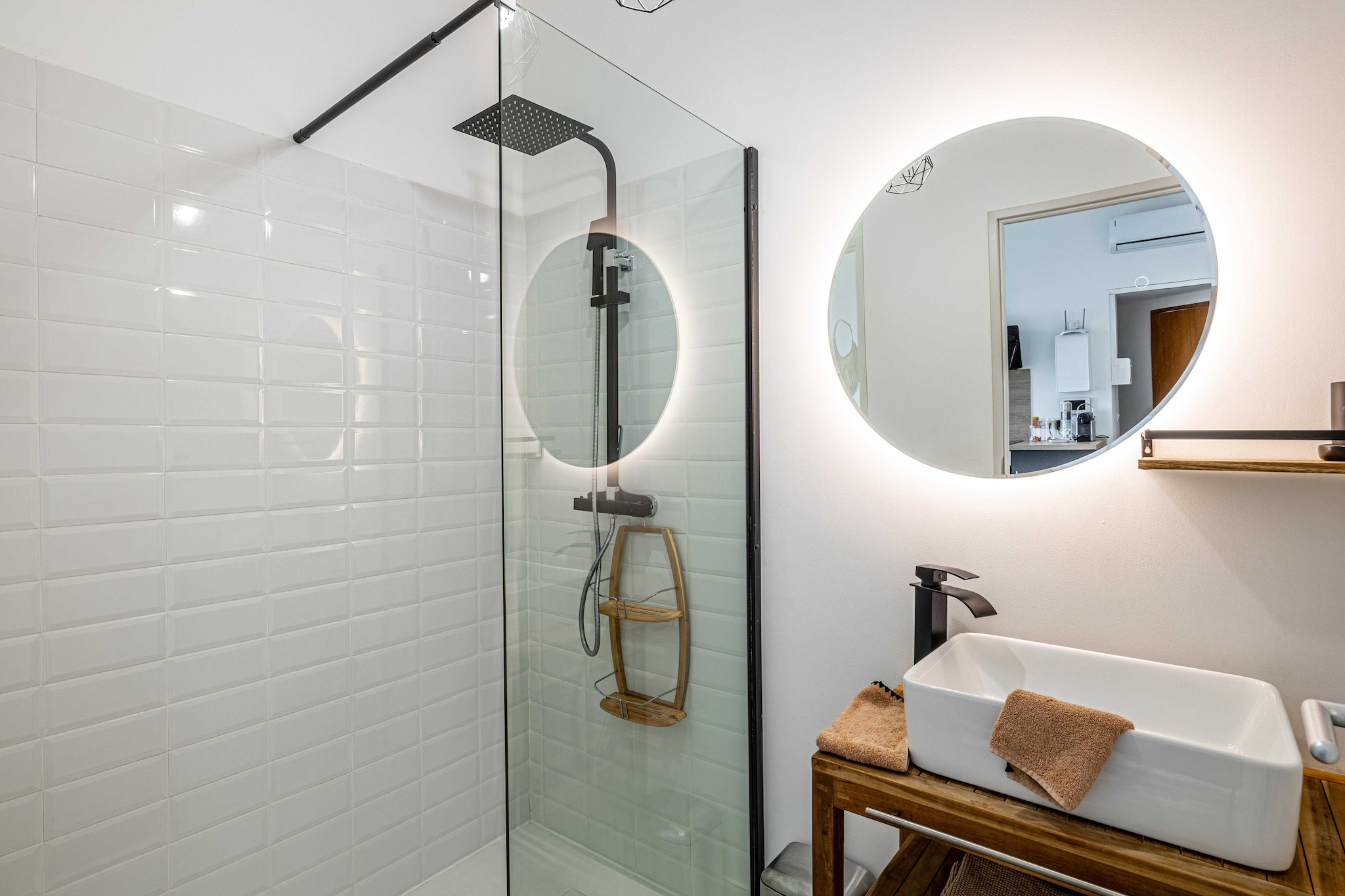 On the 1st floor: (Living room(double sofa bed, TV), Kitchen(stove, electric kettle, toaster, hood, coffee machine, oven, combination microwave, fridge, electric hot plates, dishes and cutlery), bedroom(double bed, heating), bedroom(2x single bed, heating), bathroom(Hot Water, shower, washbasin, toilet, hairdryer, shampoo))\n\nBed Linen, Internet Access DSL, Wardrobe, First Aid, Play area, air conditioning, iron, Towels/Sheets (Incl.), Essentials, Carbon monoxide detector, Cleaning Disinfection, Downtown, Enhanced cleaning practices, High touch surfaces disinfected, Long term stays allowed, Town