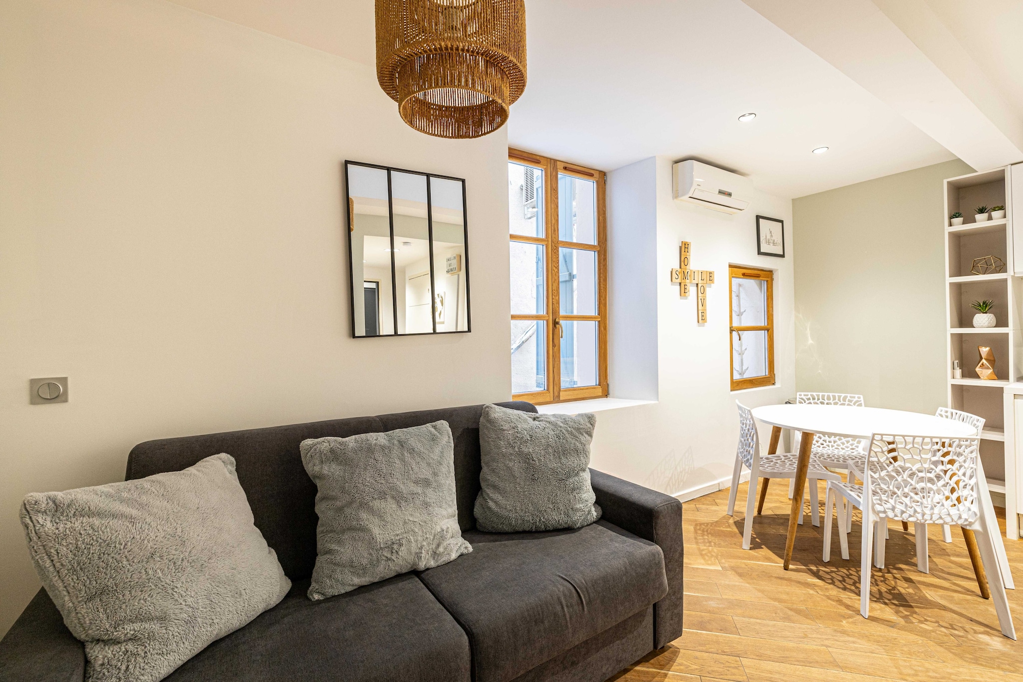 Magnificent studio renovated with taste, very spacious in the medieval district of Le Suquet, just 2 min walk from the city center!

- By plane: Nice airport is 30 minutes from Cannes
- Private driver from Nice airport: Reservation on request
- By car: Public parking at 100 m
- By train: the station is a 15-minute walk away

During your stay in Cannes, you'll have the chance to explore some wonderful nearby destinations, each offering a unique and memorable experience.	
 Antibes and its cape:Just a few kilometers from Cannes, the charming town of Antibes welcomes you. Explore its rich historical heritage, including the Picasso Museum housed in a superb chÃ¢teau. Stroll through the cobbled streets of old Antibes, where the Provencal market will awaken your senses with its scents and flavors. But don't forget to venture out to Cap d'Antibes, where coastal paths offer breathtaking views of the Mediterranean. 
Les trayas and its red rocks: West of Cannes lies the natural paradise of Les Trayas, a striking contrast to urban life. Explore mountain and forest landscapes that blend harmoniously with the Mediterranean coastline. Hiking enthusiasts will be delighted by the trails leading to the emblematic red rocks, offering breathtaking panoramic sea views.
Grasse and its perfume: Not far from Cannes is the town of Grasse, world-famous as the capital of perfume. You'll have the opportunity to visit renowned perfume factories such as Fragonard, Galimard and Molinard, where you'll discover the art of perfumery and even have the chance to create your own fragrance. Stroll through Grasse's medieval streets, steeped in history and intoxicating scents.