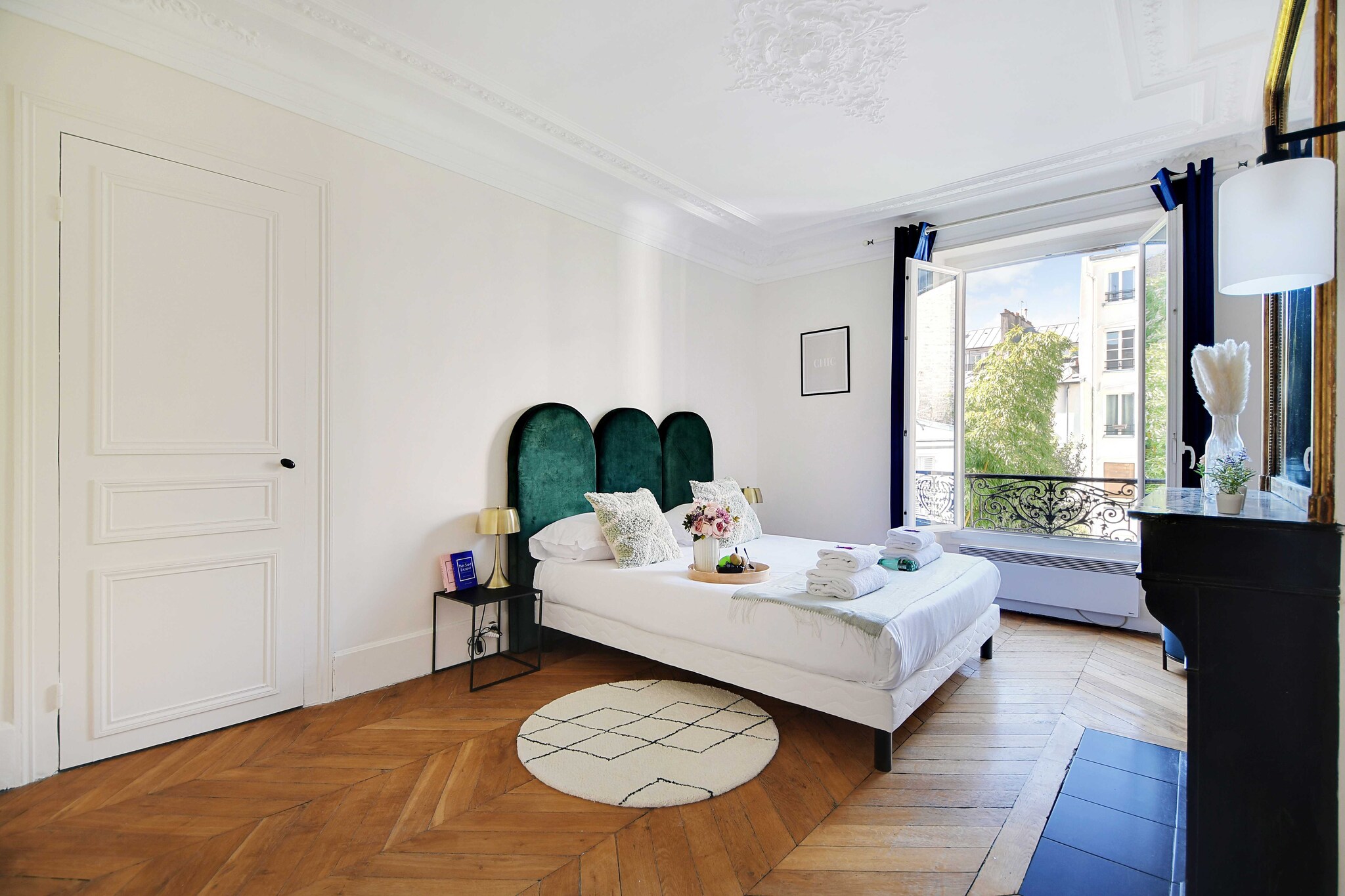 On the 2nd floor: (Living room(single sofa bed), Kitchen(dining table, stove, electric kettle, toaster, cooker, coffee machine(espresso), oven, microwave, fridge, dishes and cutlery, Wine glasses), bedroom(double bed), bathroom(shower, toilet))\n\nBed Linen, Desk, Hot Water, Internet Access DSL, Wardrobe, First Aid, Play area, TV, washing machine, heating, iron, hairdryer, Towels/Sheets (Incl.), shampoo, Essentials, Dedicated workspace, Cooking basics, Carbon monoxide detector, Cleaning Disinfection, Downtown, Enhanced cleaning practices, High touch surfaces disinfected, Long term stays allowed, Town