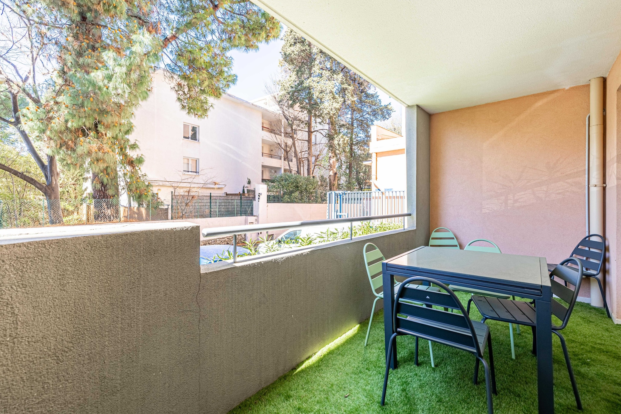 On the 1st floor: (Living room(double sofa bed, TV, dining table(6 persons)), Kitchen(stove, electric kettle, toaster, oven, microwave, dishwasher, fridge), bedroom(double bed), bathroom(shower, toilet))\n\nBed Linen, Elevator, Hot Water, Internet Access DSL, Wardrobe, First Aid, Play area, cot, washing machine, balcony or terrace, heating, air conditioning, iron, hairdryer, Towels/Sheets (Incl.), shampoo, Essentials, dishes and cutlery, Dedicated workspace, Cooking basics, Carbon monoxide detector, Cleaning Disinfection, Downtown, Enhanced cleaning practices, High touch surfaces disinfected, Long term stays allowed, Room-darkening shades, Town, Village