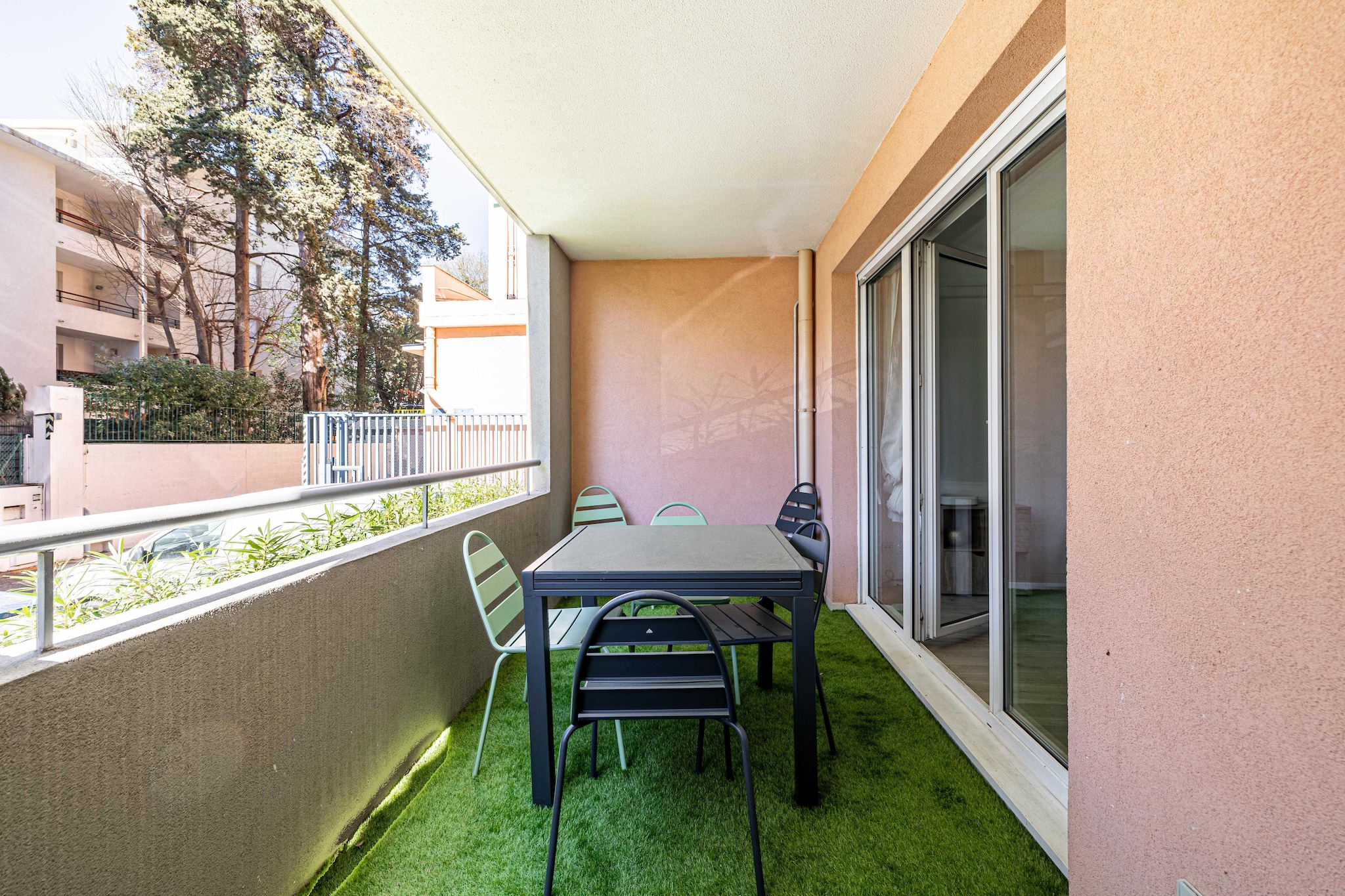 Comfort and serenity with A/C, Parking and Balcony