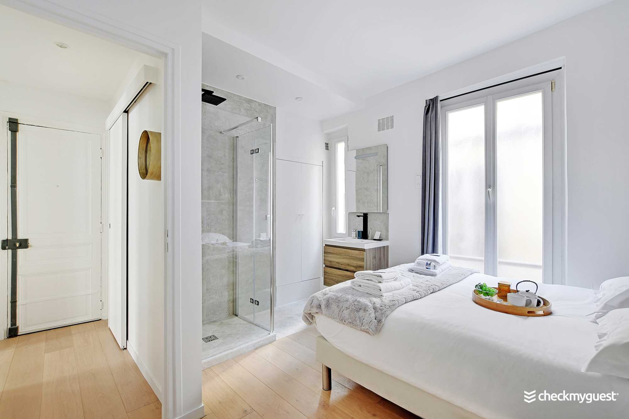 On the 2nd floor: (Living room(double sofa bed, TV, dining table, heating), Kitchen(stove, hob, electric kettle, toaster, hood, coffee machine, combination microwave, dishwasher, fridge, electric hot plates, dishes and cutlery, Cooking basics, Wine glasses), bedroom(Wardrobe, double bed, heating), bathroom(shower, hairdryer, shampoo, body soap), toilet(toilet))\n\nBed Linen, Desk, Hot Water, Internet Access DSL, First Aid, Play area, iron, Towels/Sheets (Incl.), Essentials, Dedicated workspace, Carbon monoxide detector, Cleaning Disinfection, Downtown, Enhanced cleaning practices, High touch surfaces disinfected, Long term stays allowed, Town