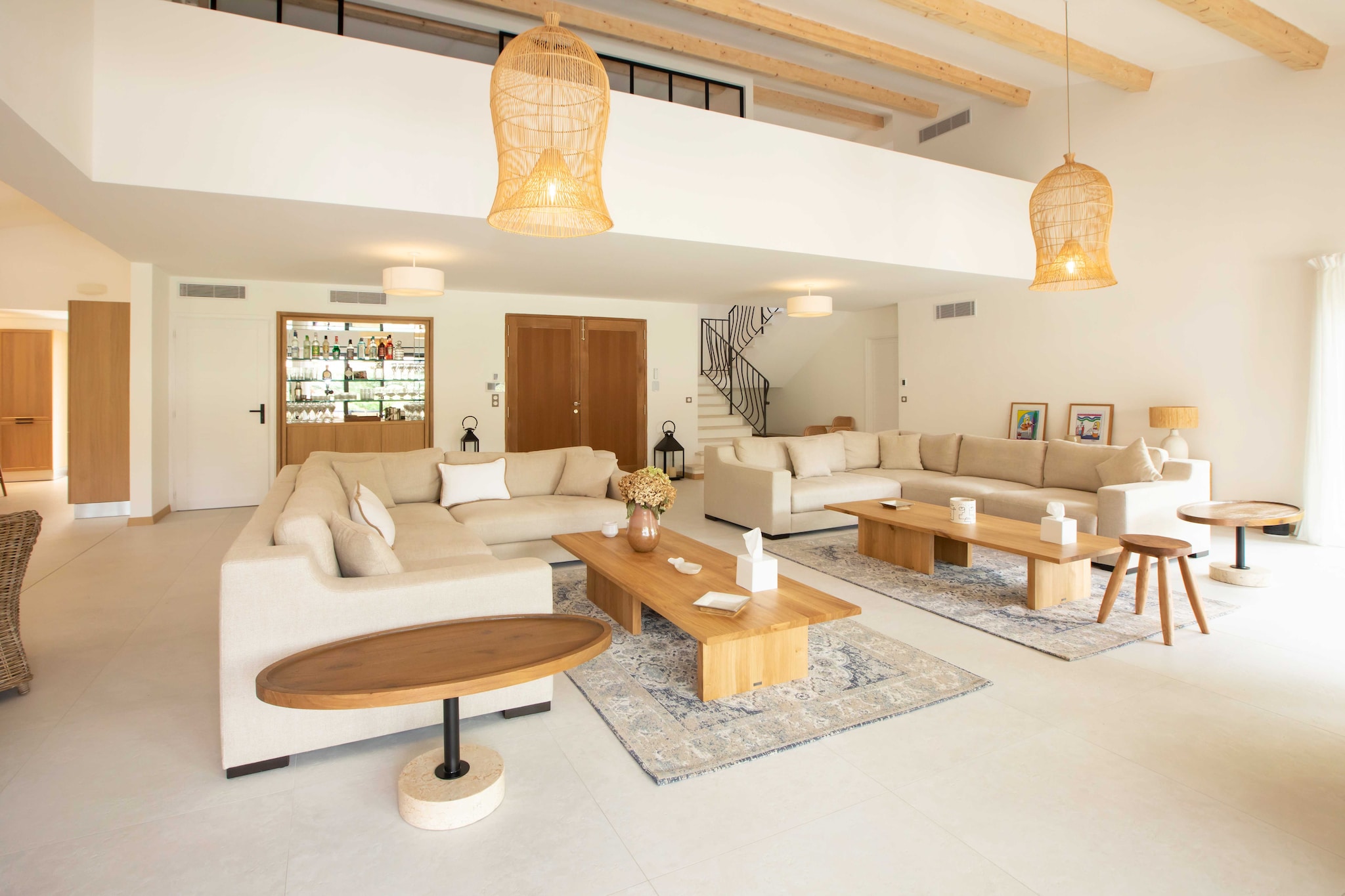 Ground floor: (Living room(TV, seating area), Kitchen(stove, hob, electric kettle, toaster, coffee machine, oven, combination microwave, dishwasher, fridge, washing machine, dishes and cutlery), bedroom(double bed, heating), bedroom(double bed, heating), bedroom(double bed, heating), bedroom(double bed, heating), bathroom(shower, washbasin, toilet, hairdryer), bathroom(shower, washbasin, toilet, hairdryer), bathroom(shower, washbasin, toilet, hairdryer), bathroom(shower, washbasin, toilet, hairdryer))\n\nBed Linen, Desk, Hot Water, Internet Access DSL, Wardrobe, First Aid, Play area, tumble dryer, air conditioning, swimming pool, private outdoor pool, high chair, iron, crib(free), Towels/Sheets (Incl.), shampoo, Essentials, Carbon monoxide detector, Cleaning Disinfection, Cleaning before checkout, Downtown, Enhanced cleaning practices, High touch surfaces disinfected, Long term stays allowed, Near Ocean, Town, Village