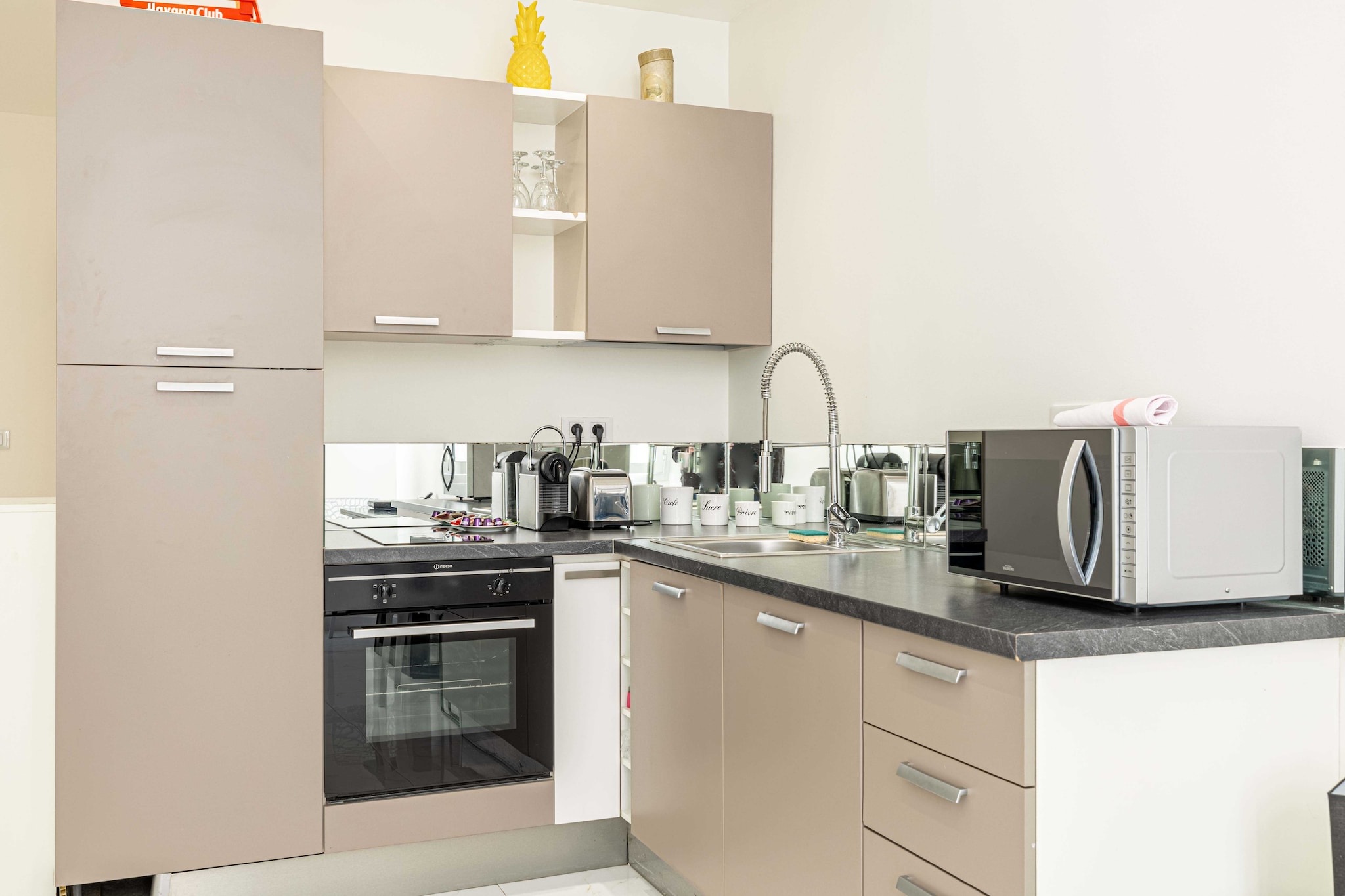 Beautiful apartment in the center of Cannes. Idyllic location in the CarrÃ© d'or. Just a few steps away, you can enjoy the fine sandy beaches of Cannes, allowing you to relax in the sun or indulge in a variety of water sports. The famous Palais des Festivals is in the immediate vicinity.

The location of the apartment will allow you to move quickly and easily : 

BY PLANE: Nice-CÃ´te d'Azur Airport (30km)
BY PLANE: Cannes-Mandelieu Airport

BY TRAIN: Cannes train station 

BY CAR: Motorway A8
BY CAR: National Highway 85

1 bus stop is located near the apartment for getting around town

During your stay in Cannes, you'll have the chance to explore some wonderful nearby destinations, each offering a unique and memorable experience.	
 Antibes and its cape:Just a few kilometers from Cannes, the charming town of Antibes welcomes you. Explore its rich historical heritage, including the Picasso Museum housed in a superb chÃ¢teau. Stroll through the cobbled streets of old Antibes, where the Provencal market will awaken your senses with its scents and flavors. But don't forget to venture out to Cap d'Antibes, where coastal paths offer breathtaking views of the Mediterranean. 
Les trayas and its red rocks: West of Cannes lies the natural paradise of Les Trayas, a striking contrast to urban life. Explore mountain and forest landscapes that blend harmoniously with the Mediterranean coastline. Hiking enthusiasts will be delighted by the trails leading to the emblematic red rocks, offering breathtaking panoramic sea views.
Grasse and its perfume: Not far from Cannes is the town of Grasse, world-famous as the capital of perfume. You'll have the opportunity to visit renowned perfume factories.