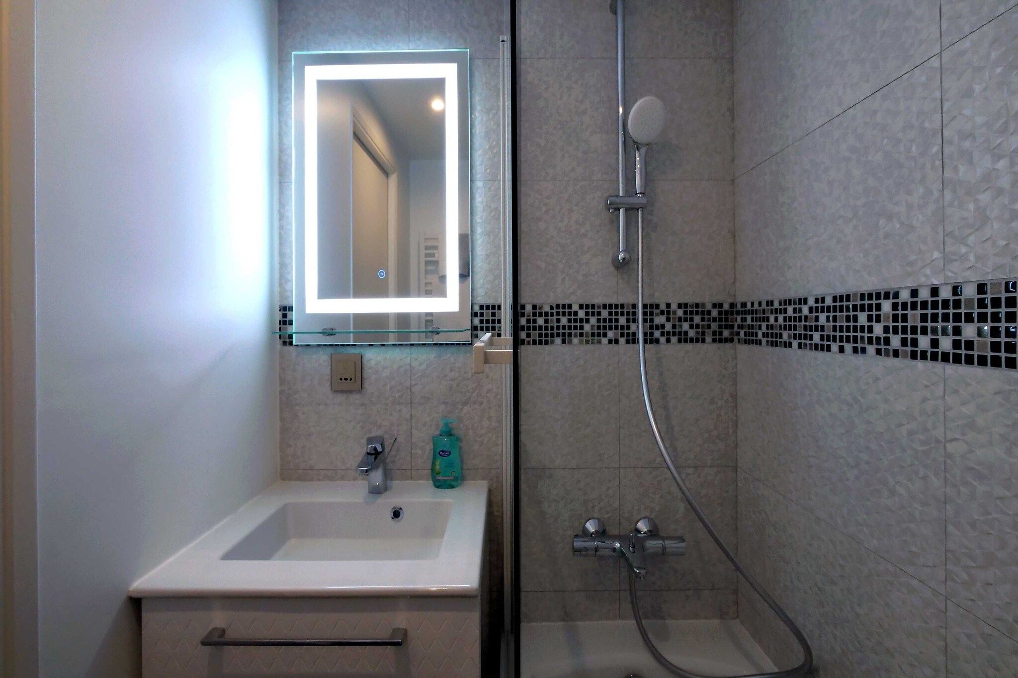 Amazing Duplex with Sauna 1BR/4P in the heart of the city of Orly