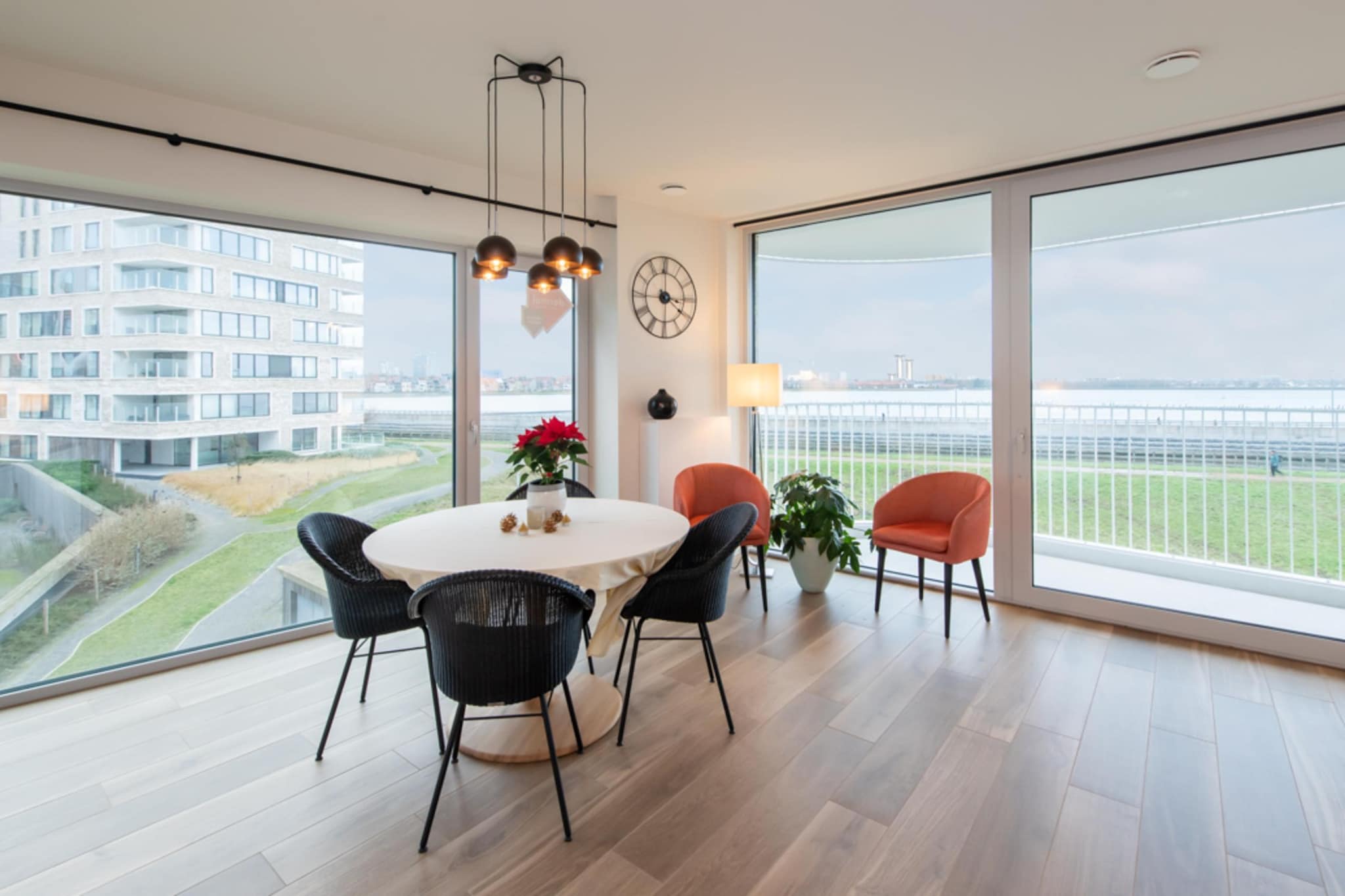 This modern, newly built apartment offers the perfect combination of comfort and style, with one bedroom and an additional sleeping area. Situated between walking and cycling paths, greenery and water, the apartment boasts a unique view over Spuikom, making it an ideal location for nature lovers looking to relax. The spacious front terrace offers a perfect place to unwind while enjoying the serene surroundings.

Inside, the apartment is fully equipped with modern amenities, including a cosy living area with a coffee table, side table, digital television and music system. The open-plan kitchen features all necessary appliances, including a combi oven, kettle, toaster, mixer, fridge freezer, dishwasher and a traditional coffee machine. A walk-in shower, single washbasin and hairdryer complete the stylish bathroom.

For added convenience, the apartment offers a dedicated parking space and bicycle storage within the building. The living area is non-smoking and includes Wi-Fi, a clothes washing machine and a spacious lift. Public transportation is easily accessible, making this apartment an excellent choice for those seeking relaxation, nature and modern comforts.