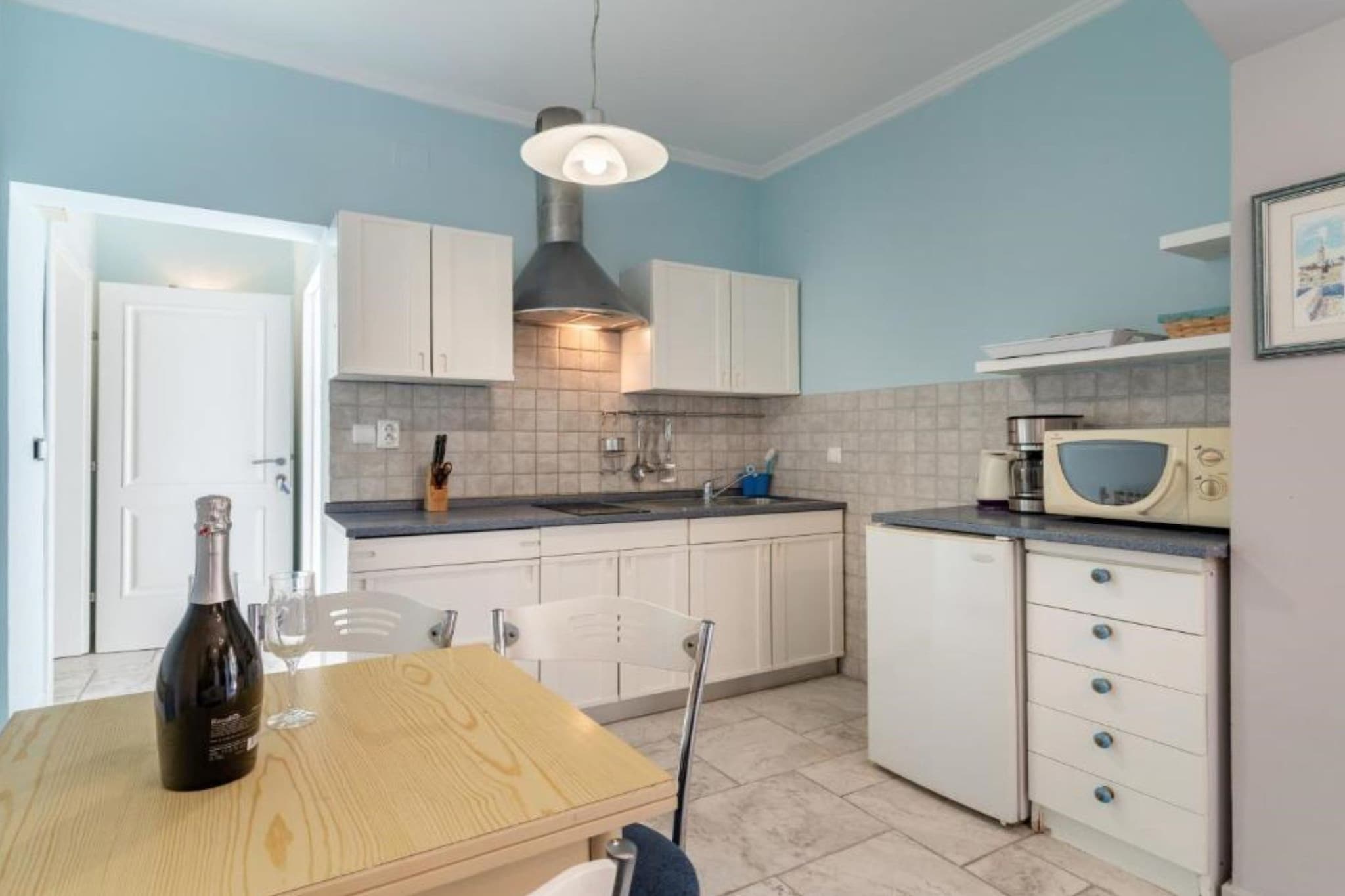 Beachside Serenity Apartments in Barbot - One Bedroom Apartment with Terrace (Owner BLUE)