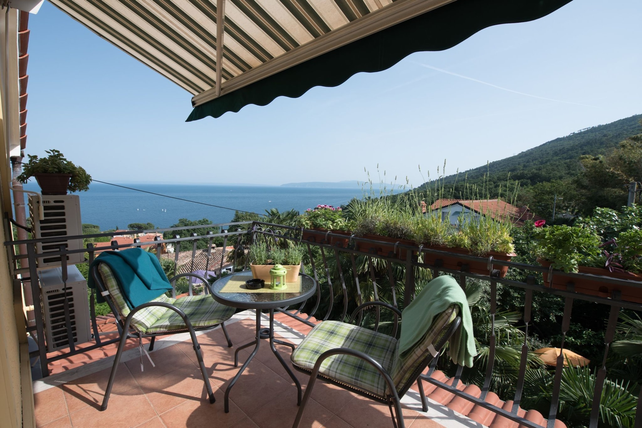 Stylish Lovran Sea View Apartments - Studio Apartment with Balcony and Sea View-Terrace balcony