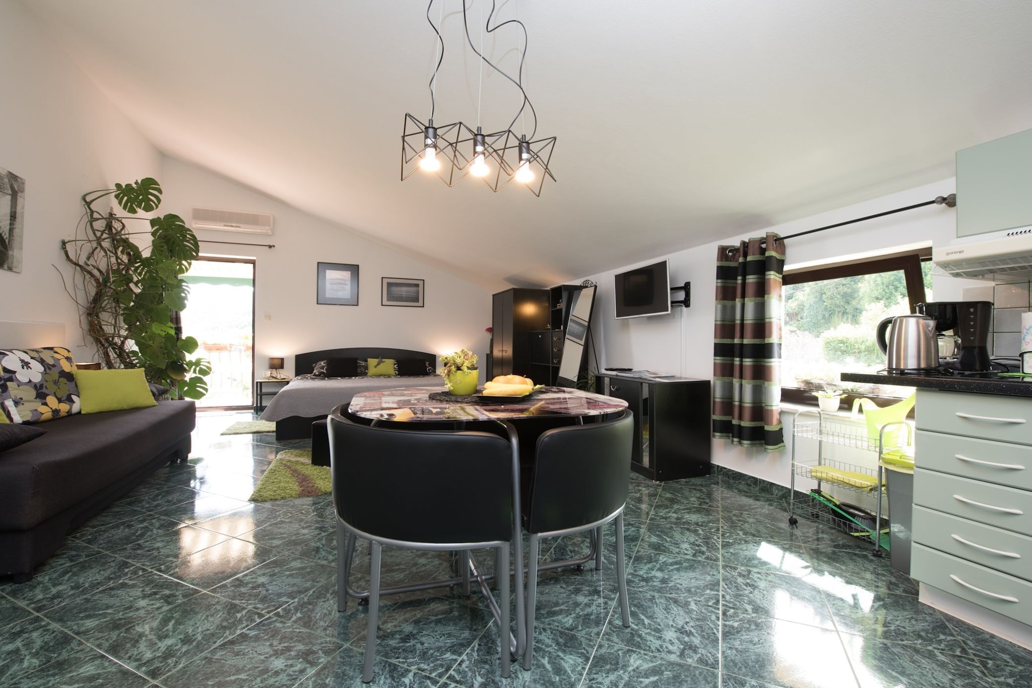 Stylish Lovran Sea View Apartments - Studio Apartment with Balcony and Sea View-Living room