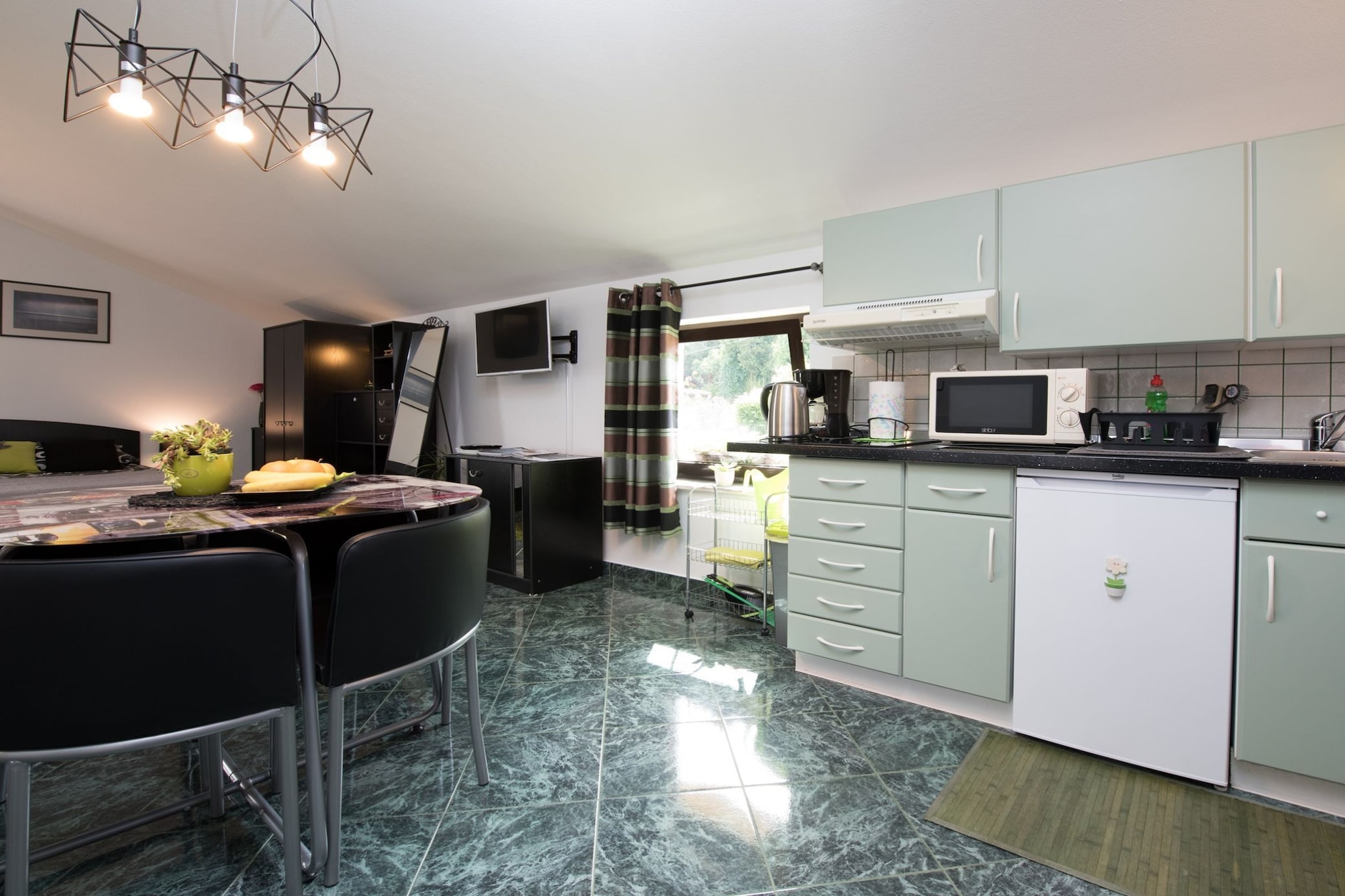 Stylish Lovran Sea View Apartments - Studio Apartment with Balcony and Sea View-Kitchen
