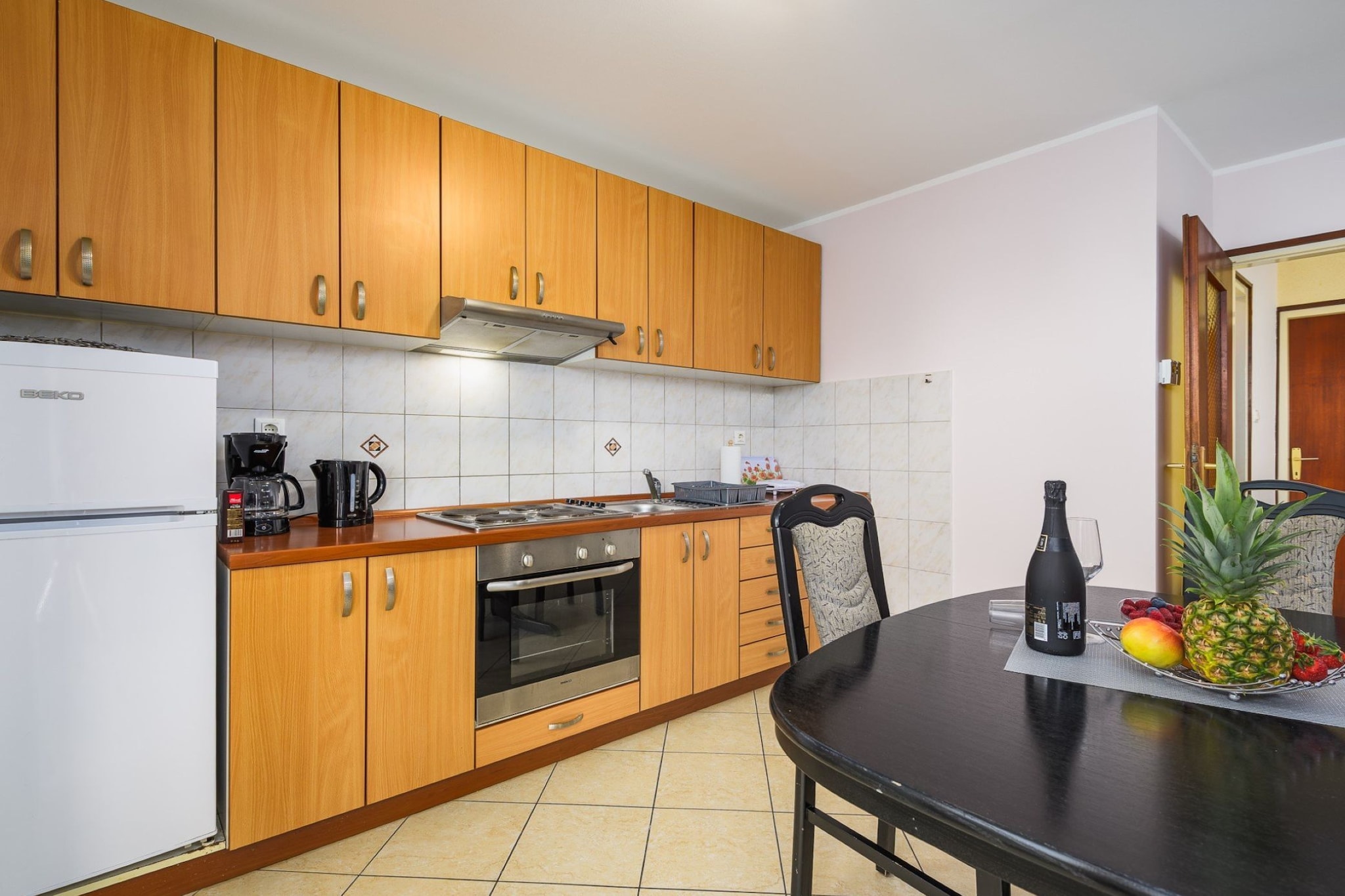 Charming Lovran Apartments with Wonderful Sea View - Two Bedroom Apartment-Küche