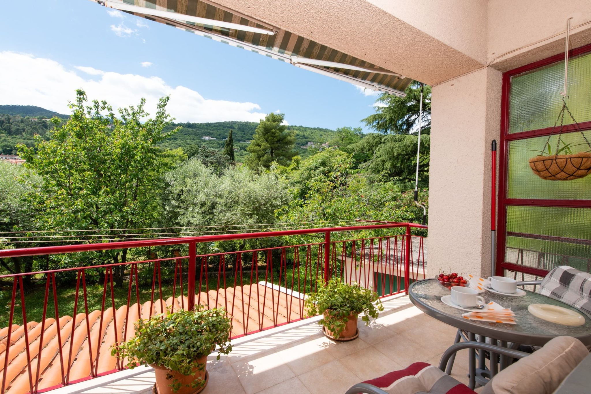 Elegant Lovran Apartment with Large Outdoor Area - One Bedroom Apartment with Sea View-Terras