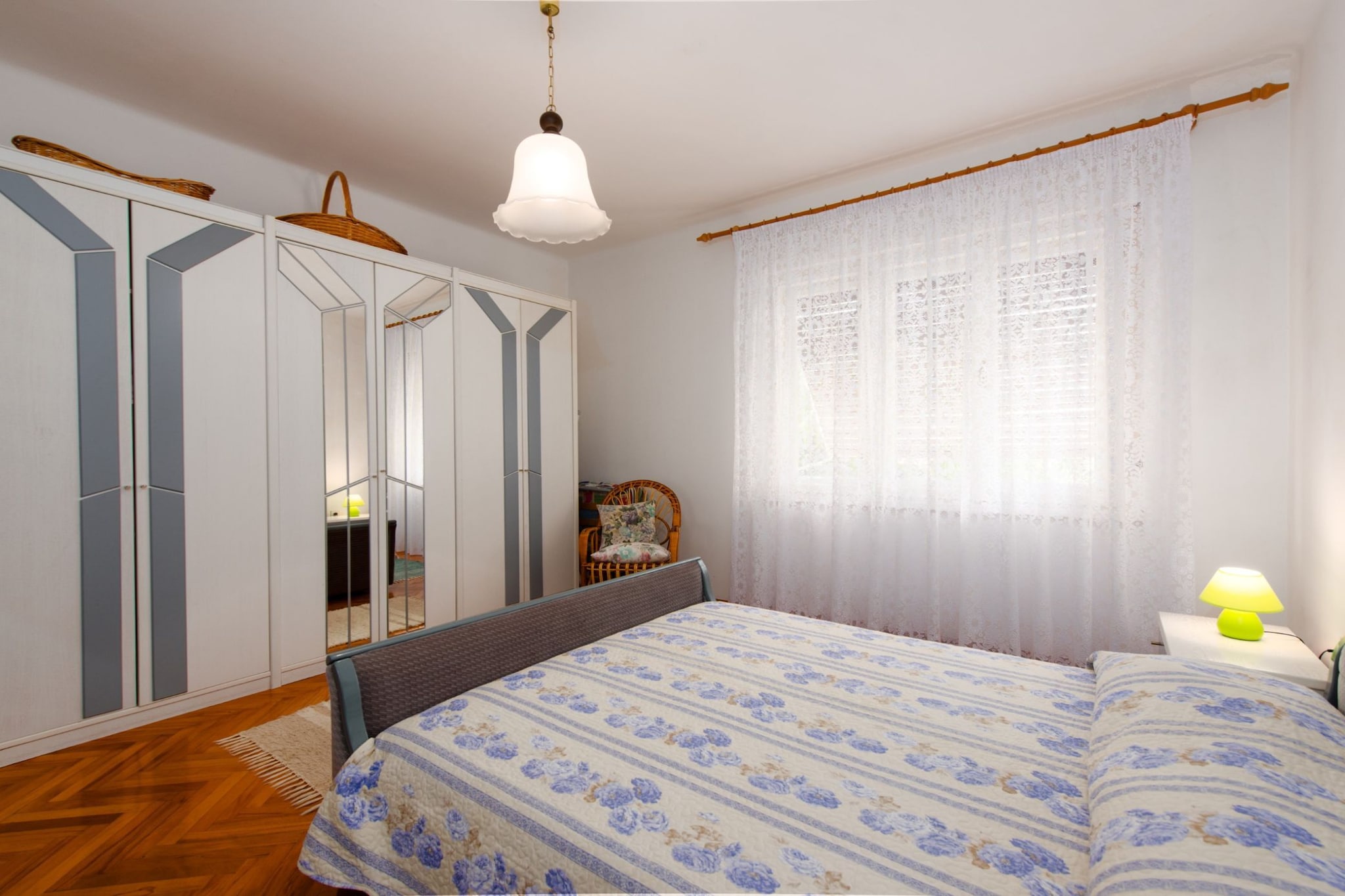 Elegant Lovran Apartment with Large Outdoor Area - One Bedroom Apartment with Sea View-Slaapkamer