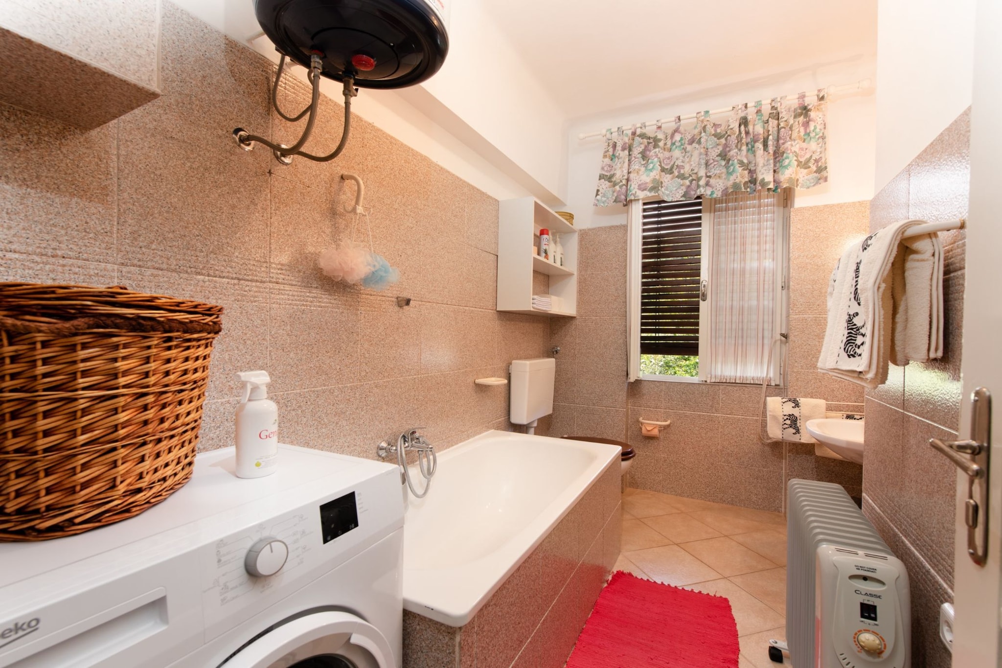 Elegant Lovran Apartment with Large Outdoor Area - One Bedroom Apartment with Sea View-Badkamer