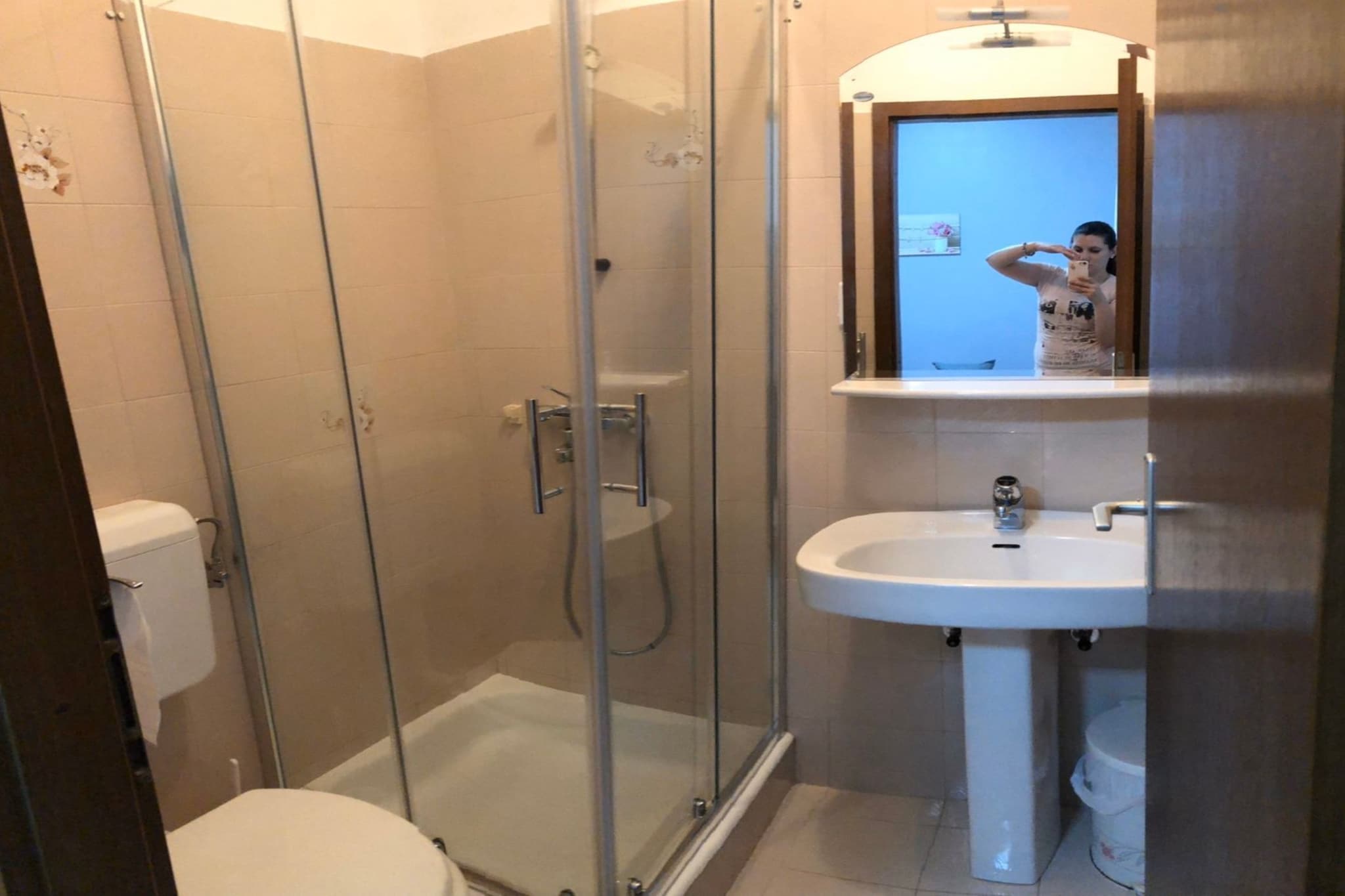 Chic and Cozy Brsec Apartment with Sea View - Two Bedroom Apartment with Sea View-Badezimmer