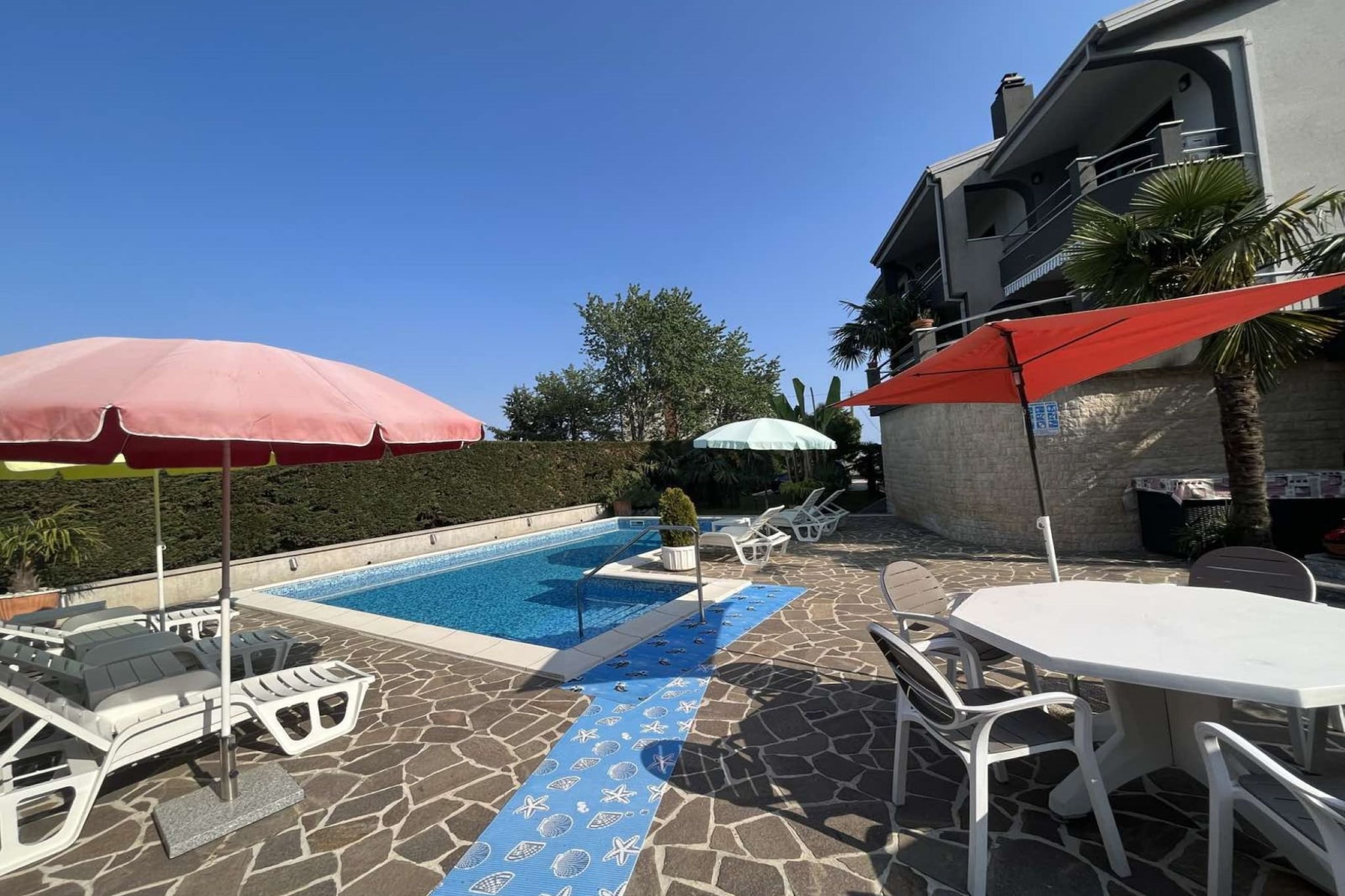 Tranquil Spacious Villa with Private Pool - Five Bedroom Villa with Balconies-Pool