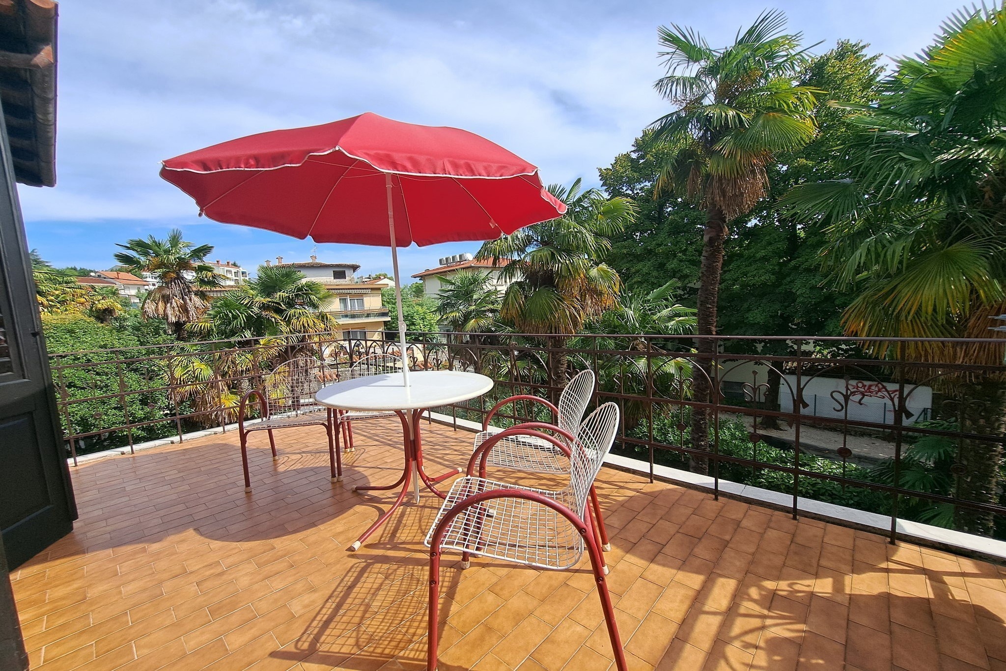 Secluded Lovran Apartment with Balcony and Patio- Two Bedroom Apartment-Terrace balcony