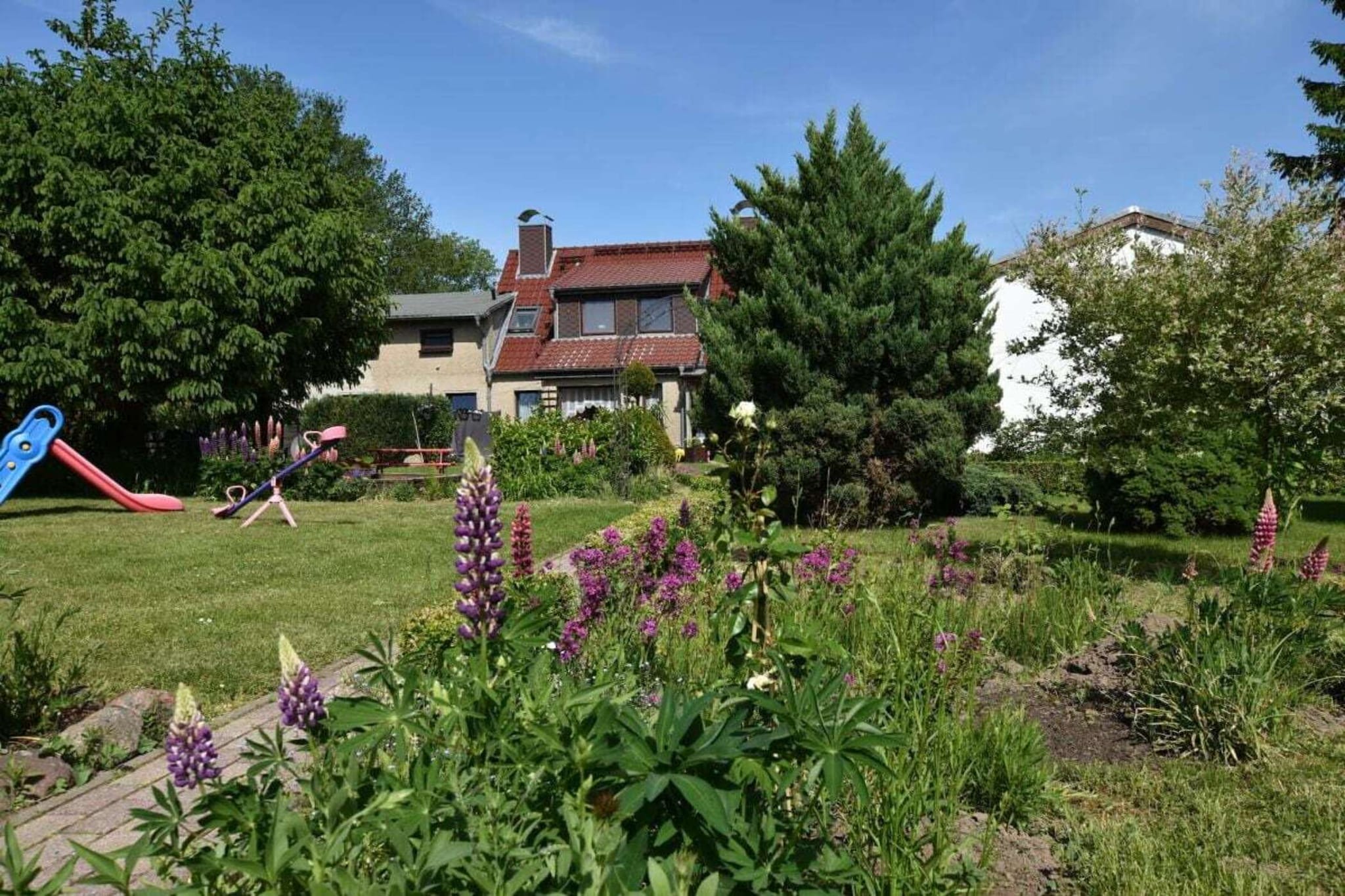 218716-Gardens summer
