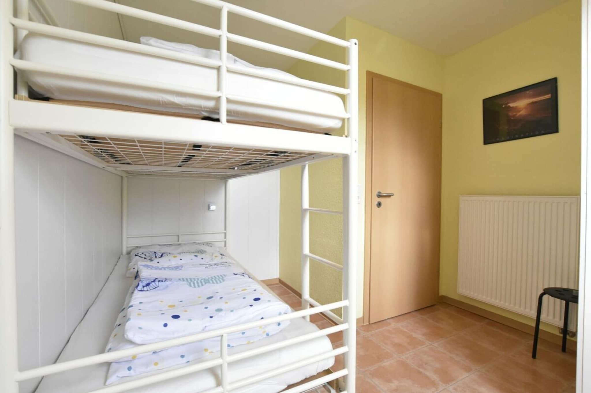 264432-Bedroom
